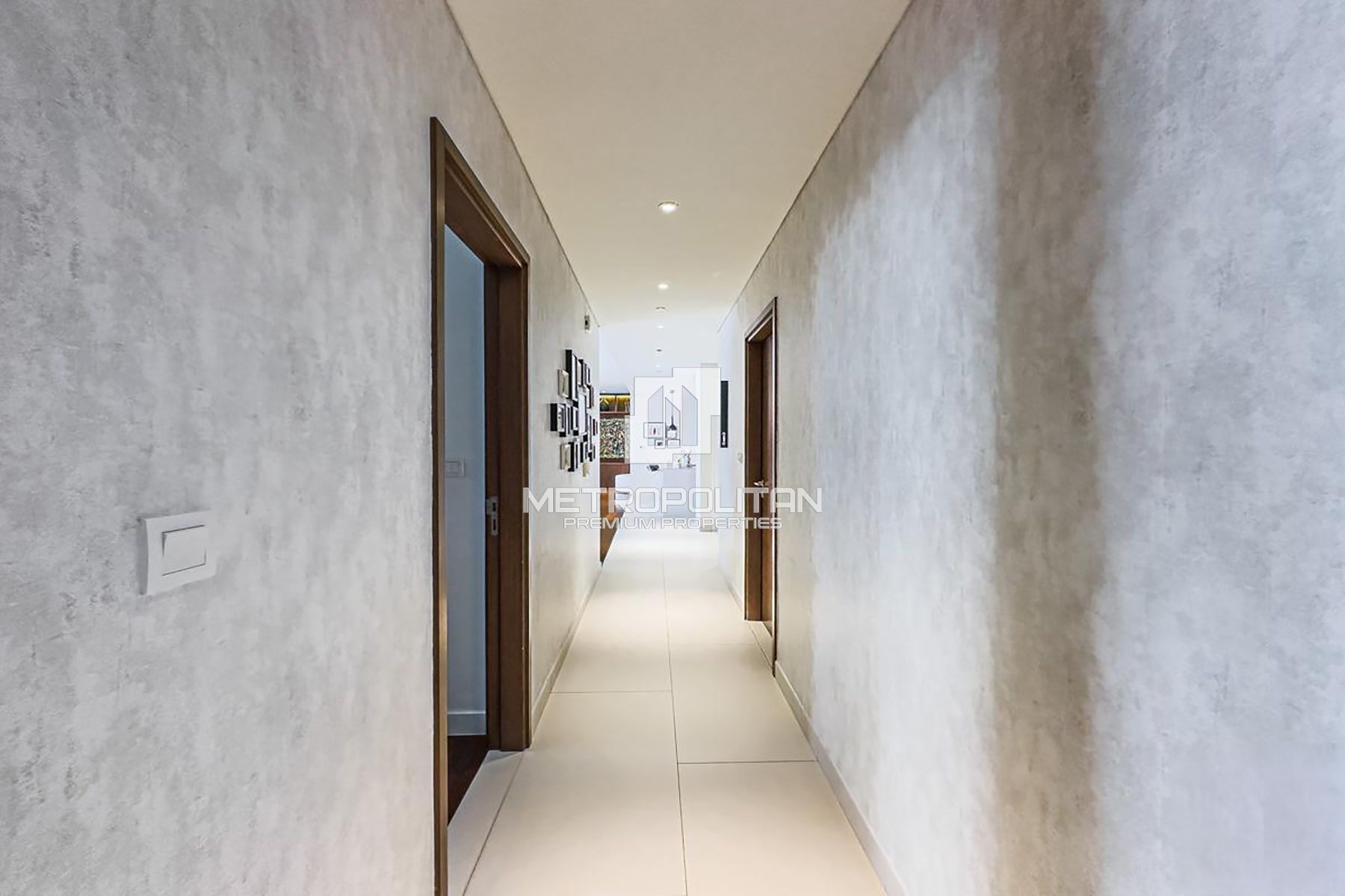 Maid's Room  |  Burj View  |  Large Layout