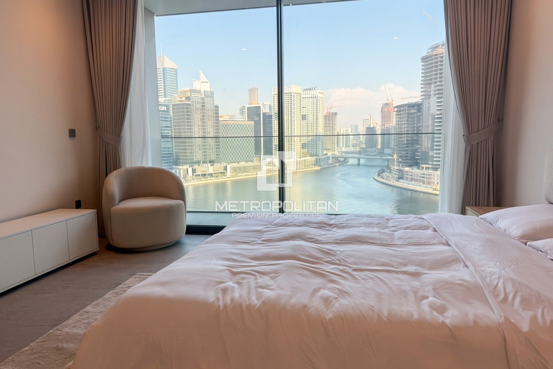 Furnished Studio | Middle Floor | Canal View
