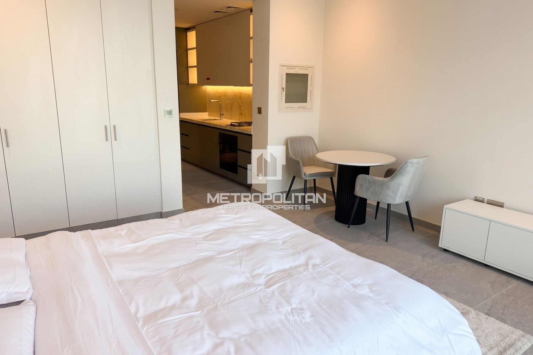 Furnished Studio | Middle Floor | Canal View