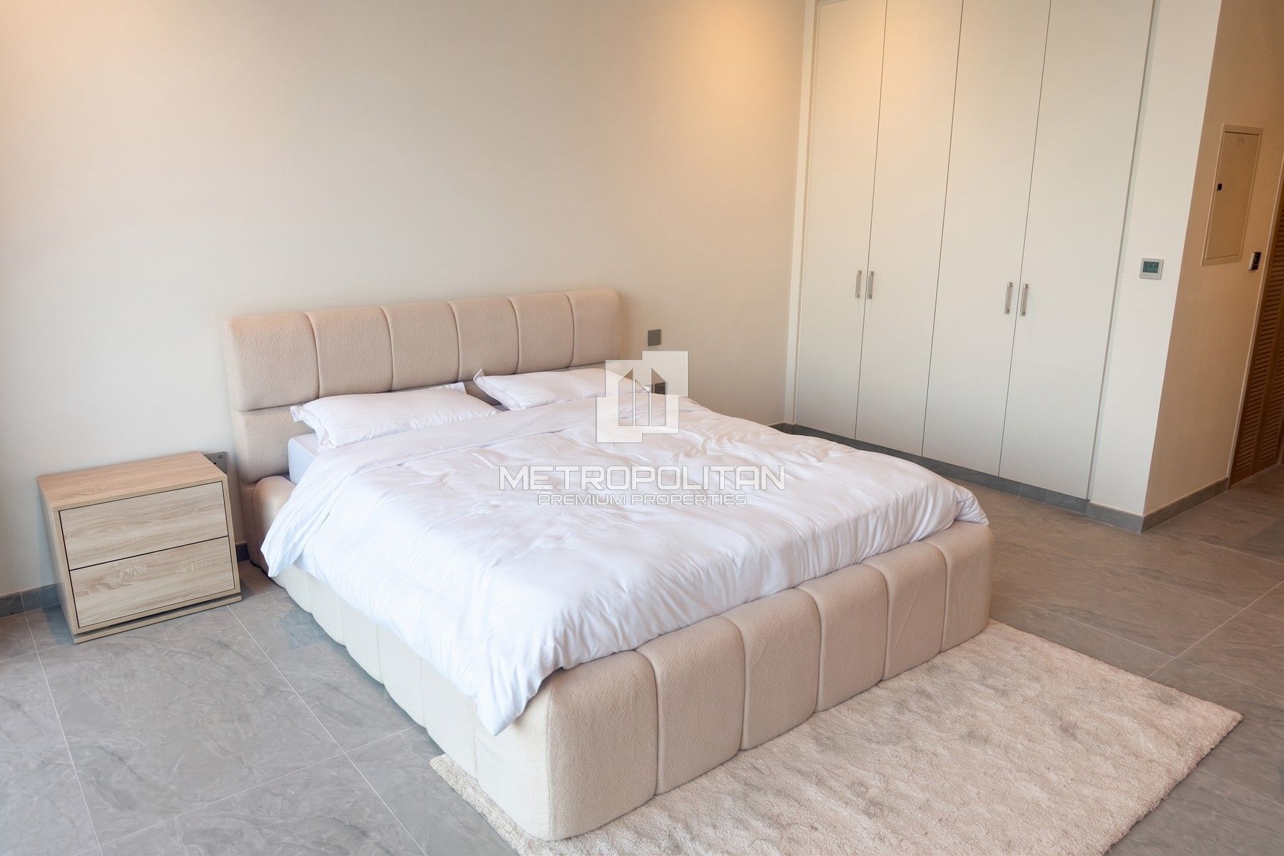 Furnished Studio | Middle Floor | Canal View