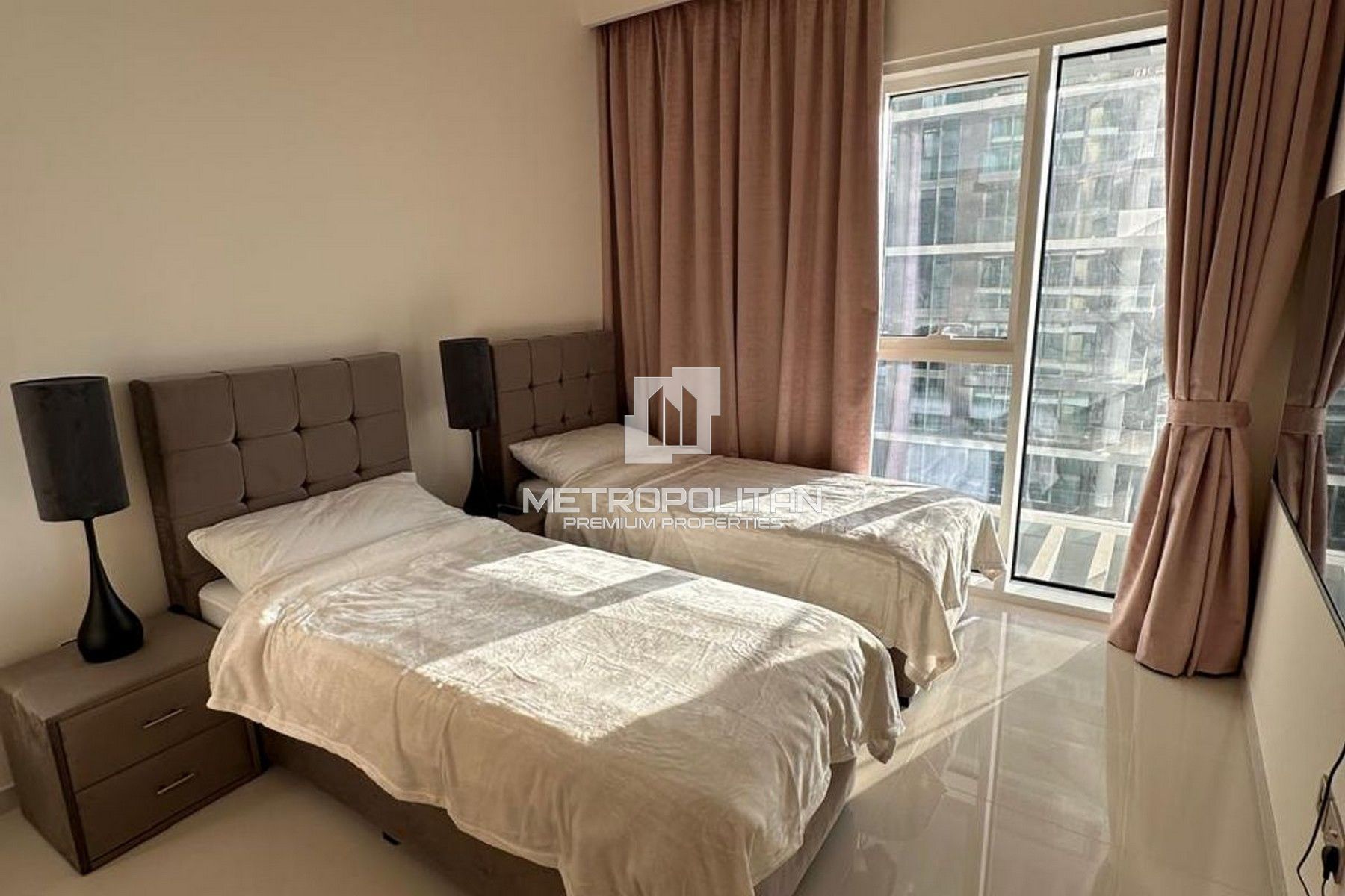Luxury Apartment | Furnished | Water View | Vacant