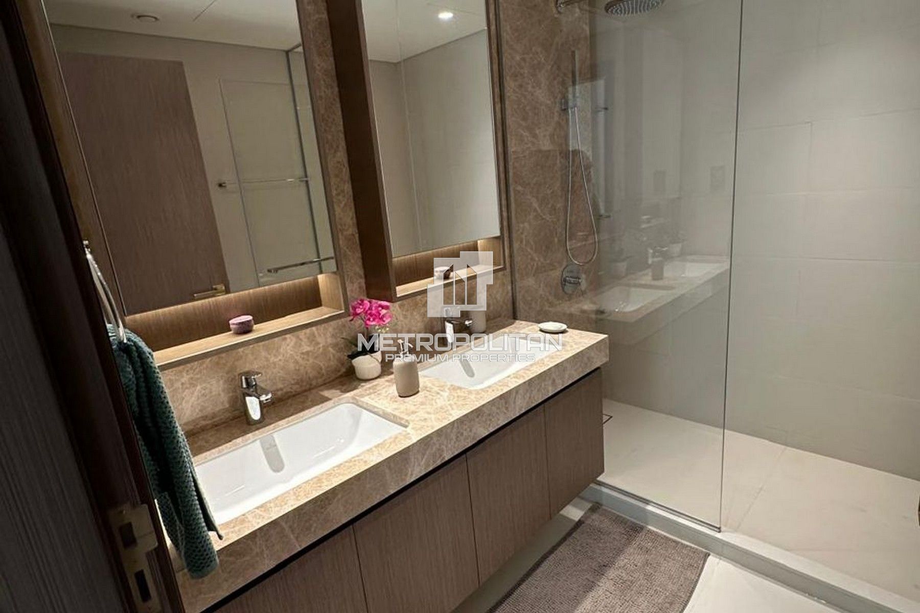 Luxury Apartment | Furnished | Water View | Vacant