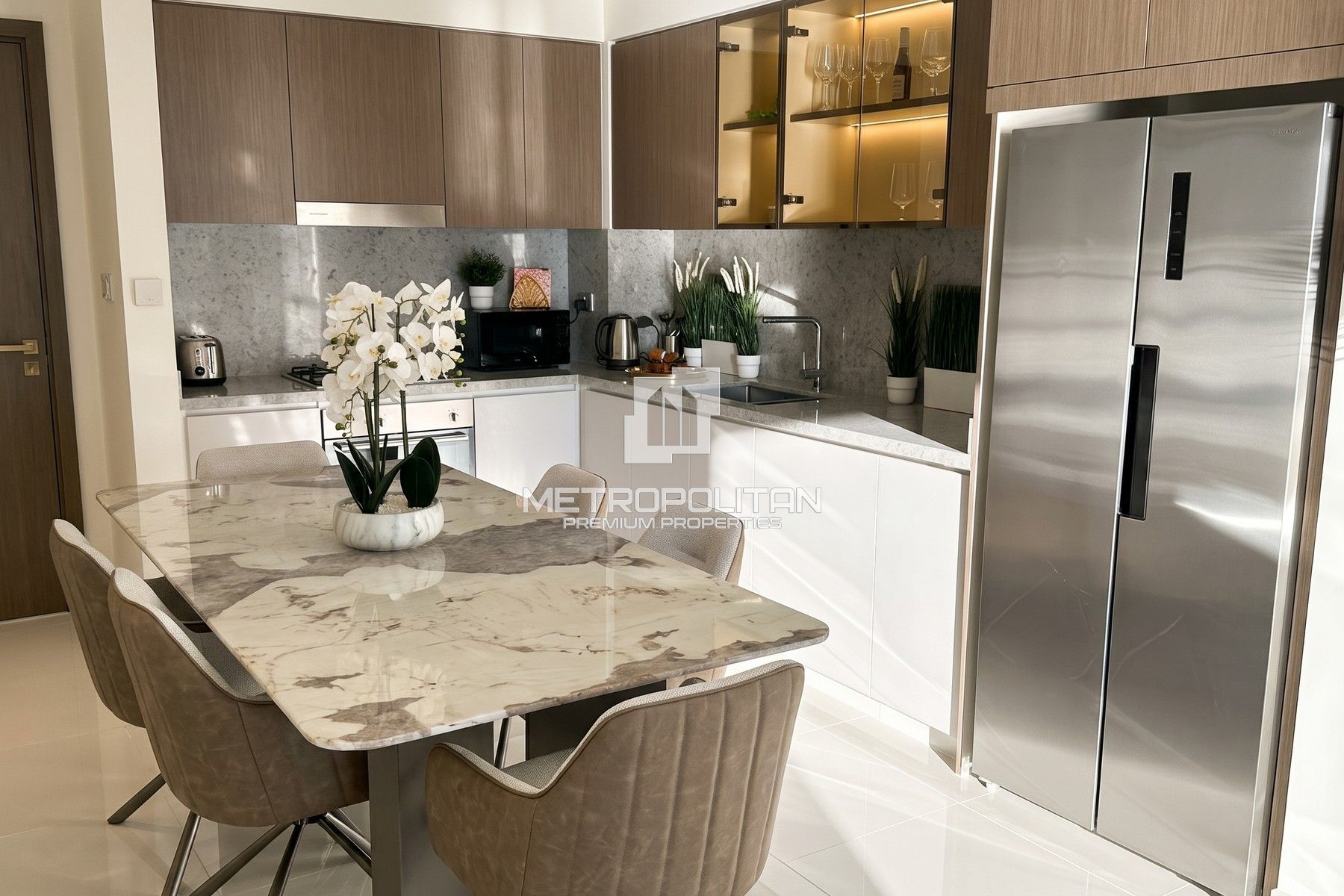 Luxury Apartment | Furnished | Water View | Vacant