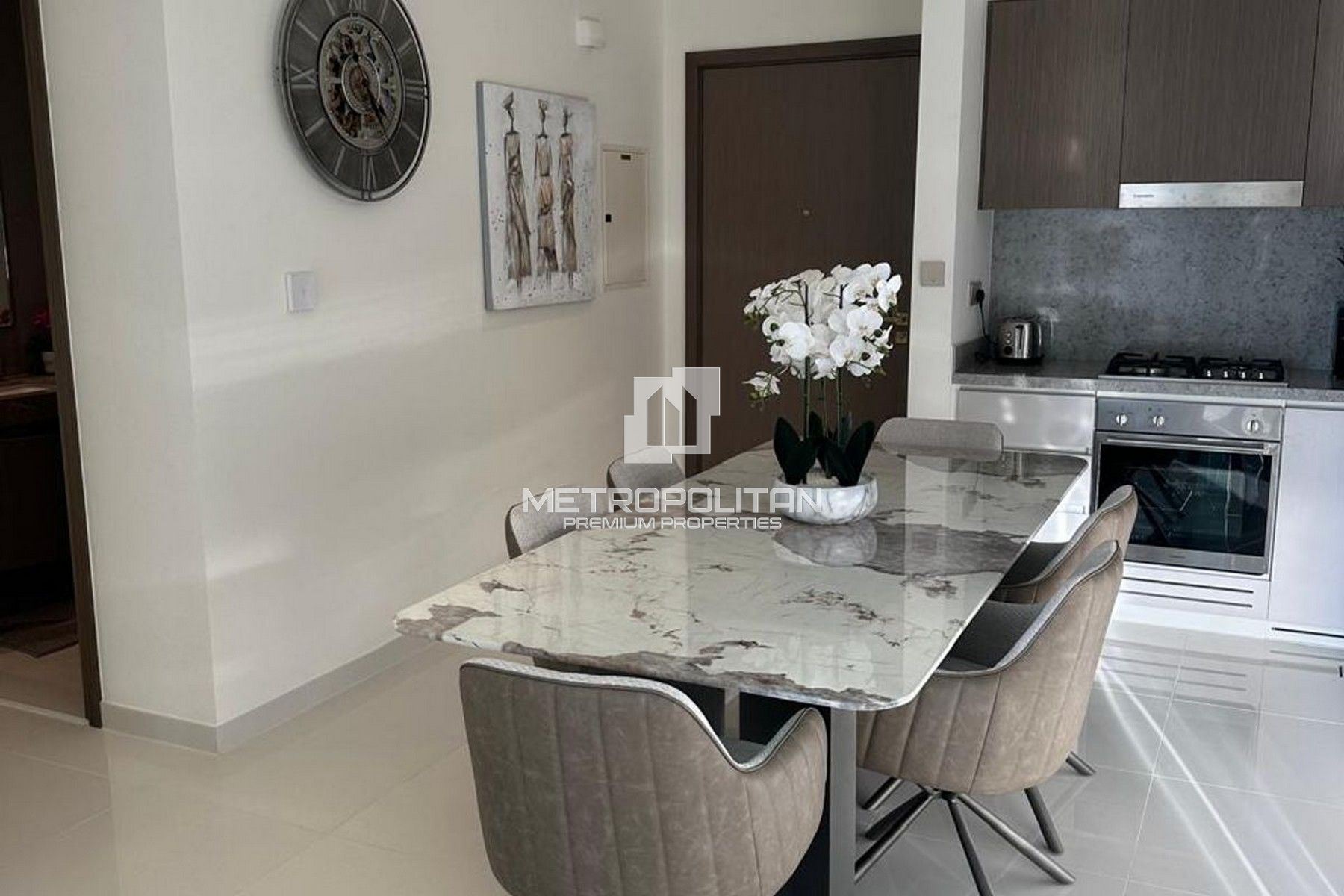 Luxury Apartment | Furnished | Water View | Vacant