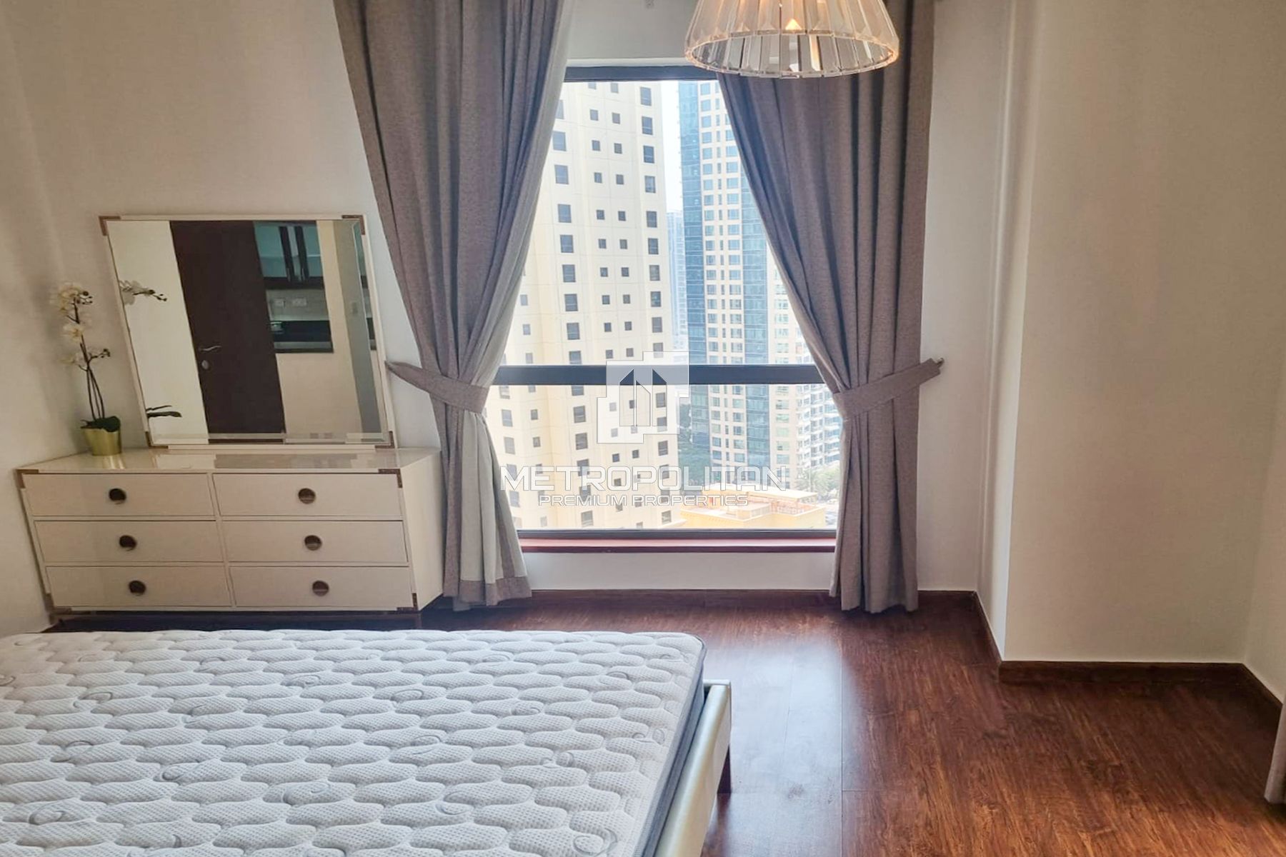 Walk to Beach | 2 Cheques | Furnished 1 Bed