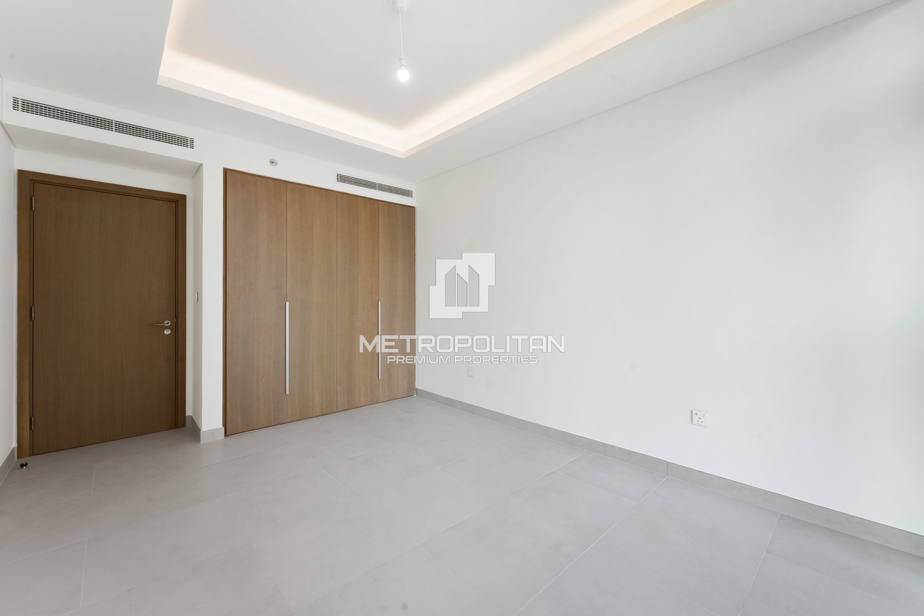 High Floor | Fitted Kitchen | Brand New Unit