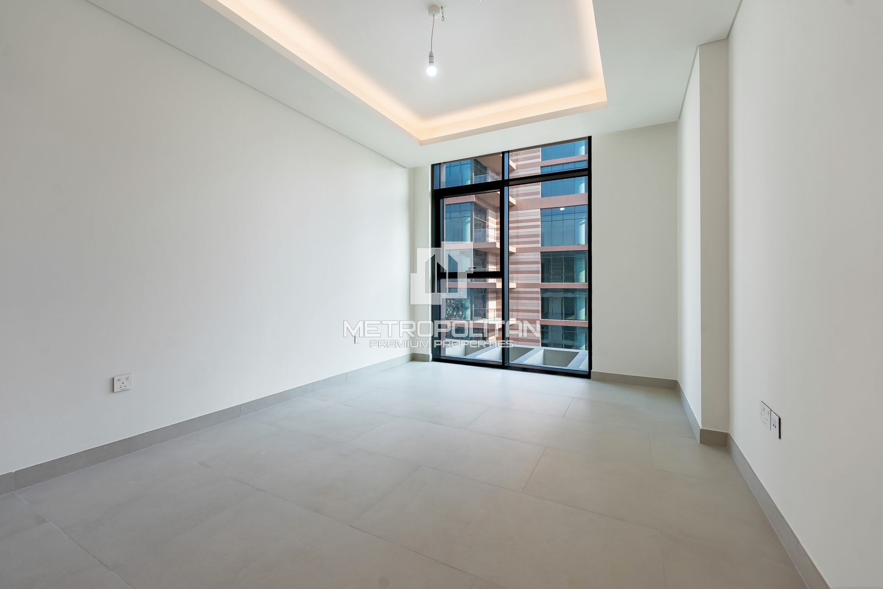 High Floor | Fitted Kitchen | Brand New Unit