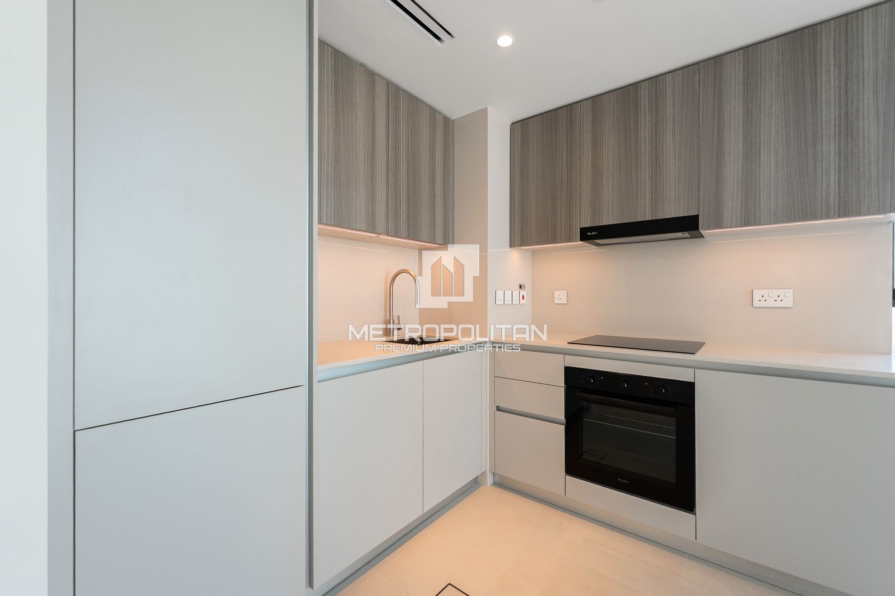 High Floor | Fitted Kitchen | Brand New Unit