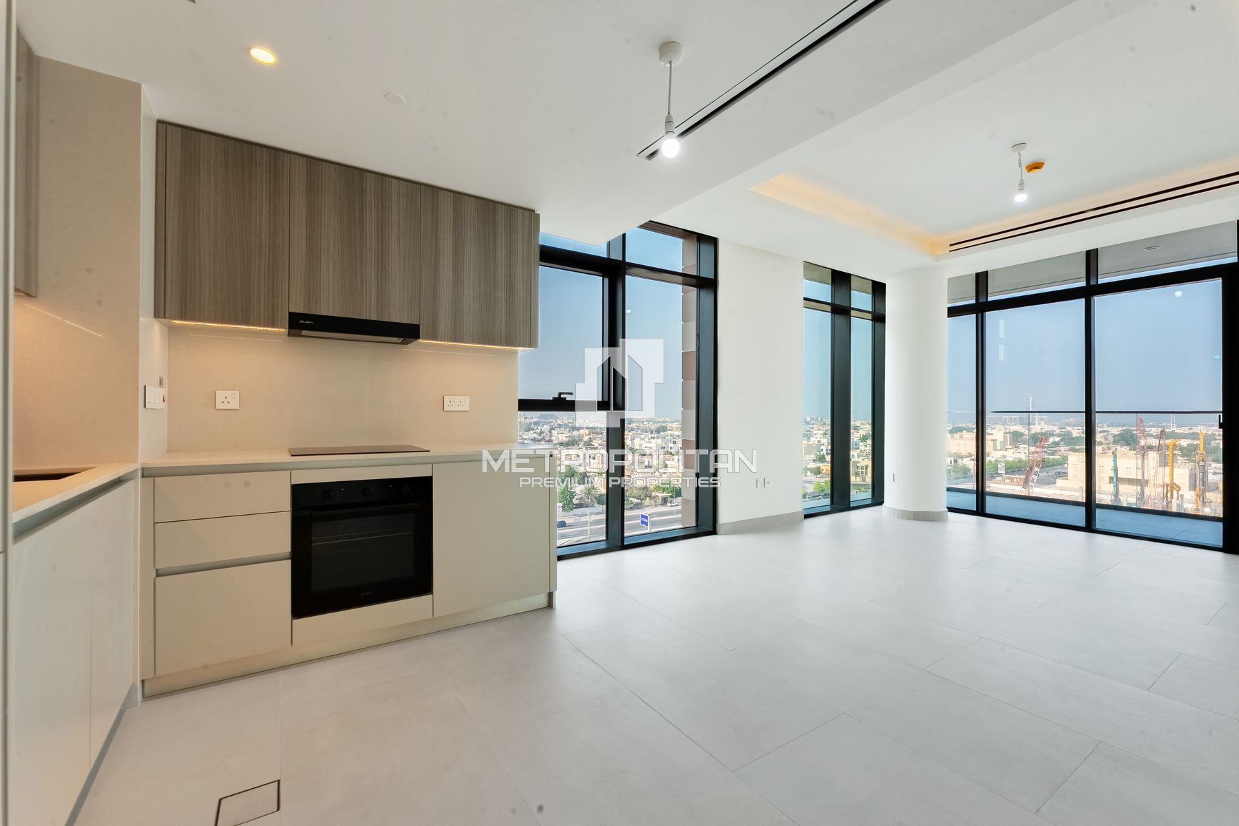 High Floor | Fitted Kitchen | Brand New Unit