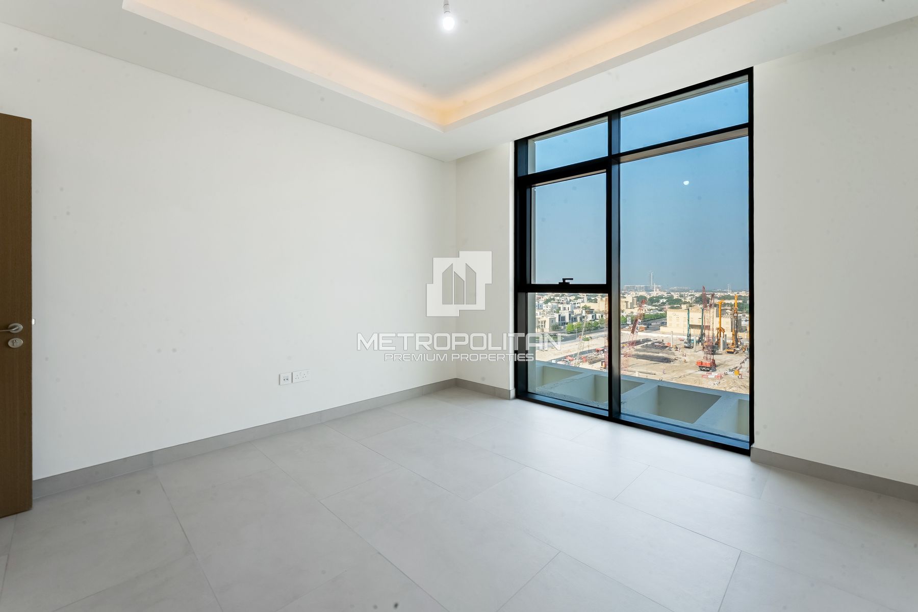 High Floor | Fitted Kitchen | Brand New Unit
