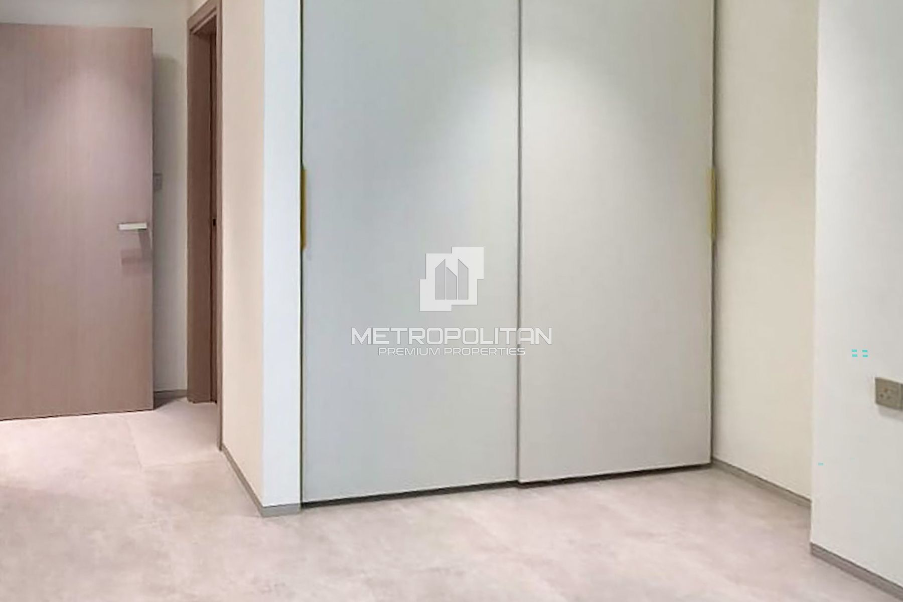 Pool View | Modern 1BR | Contemporary Living