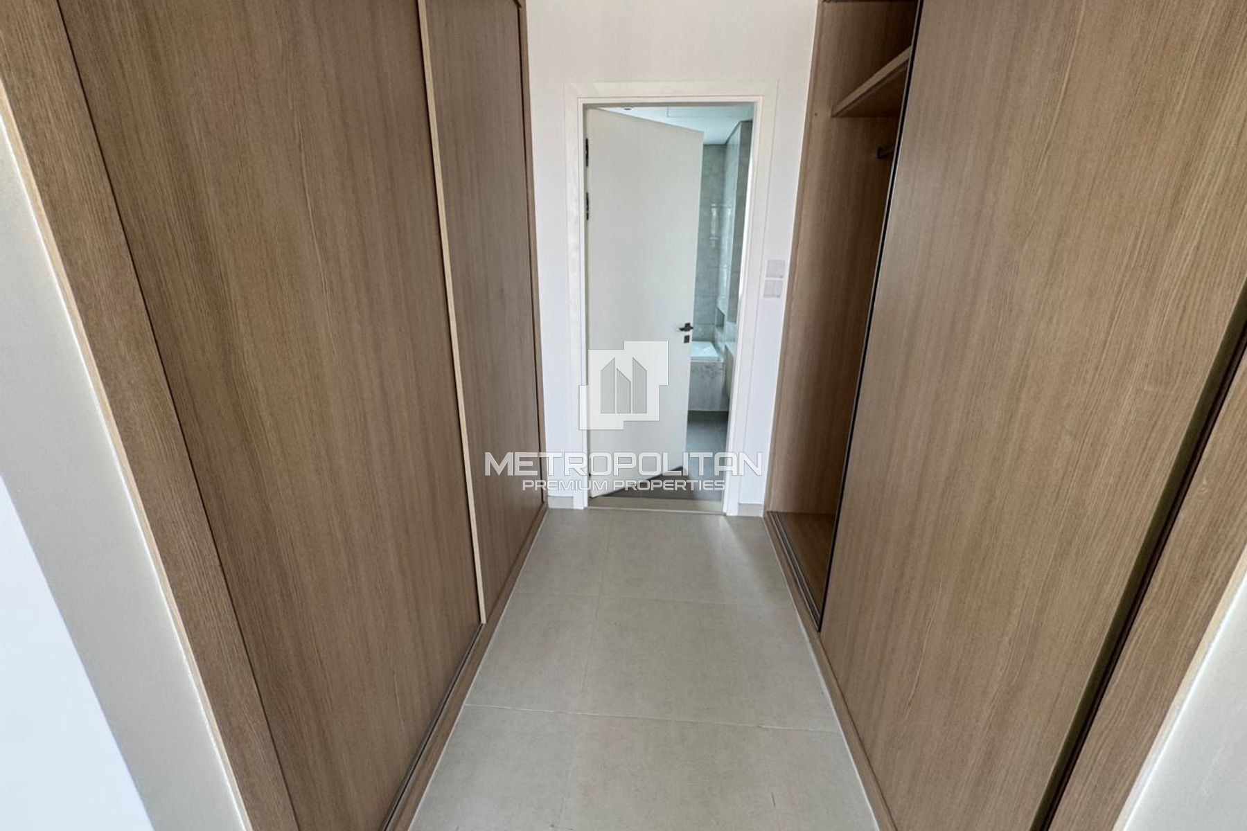 Prime Deal | 4BR Single Row | Huge Plot