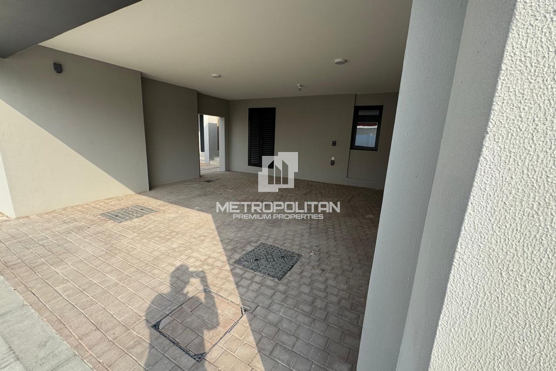 Prime Deal | 4BR Single Row | Huge Plot