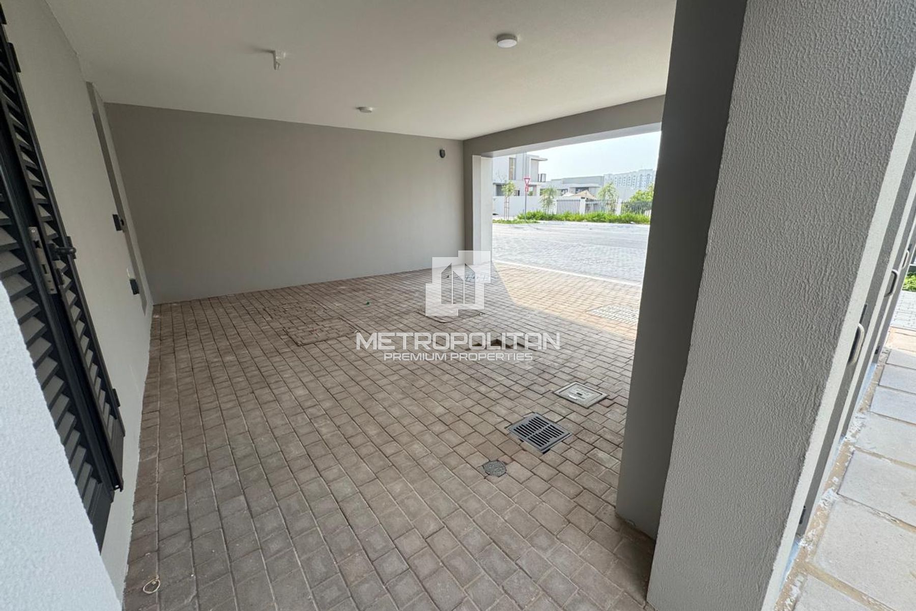 Prime Deal | 4BR Single Row | Huge Plot