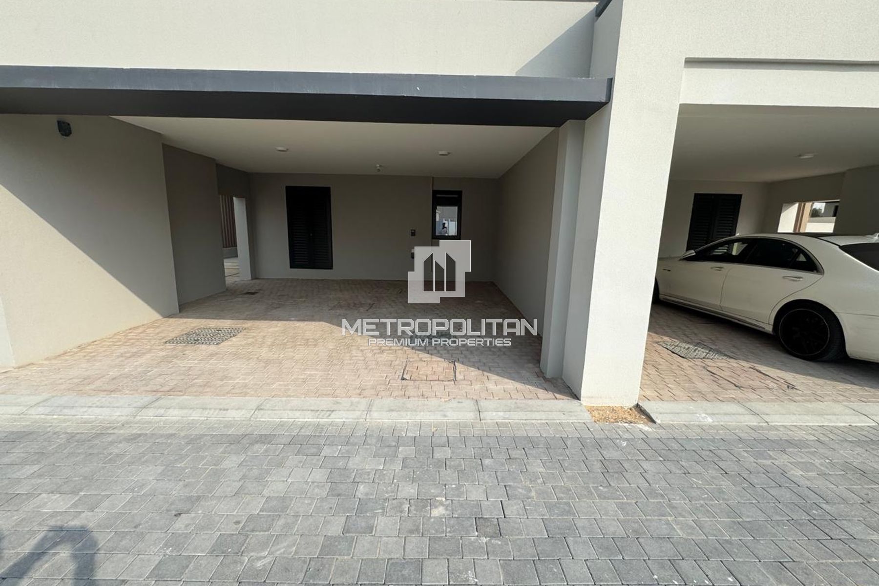 Prime Deal | 4BR Single Row | Huge Plot