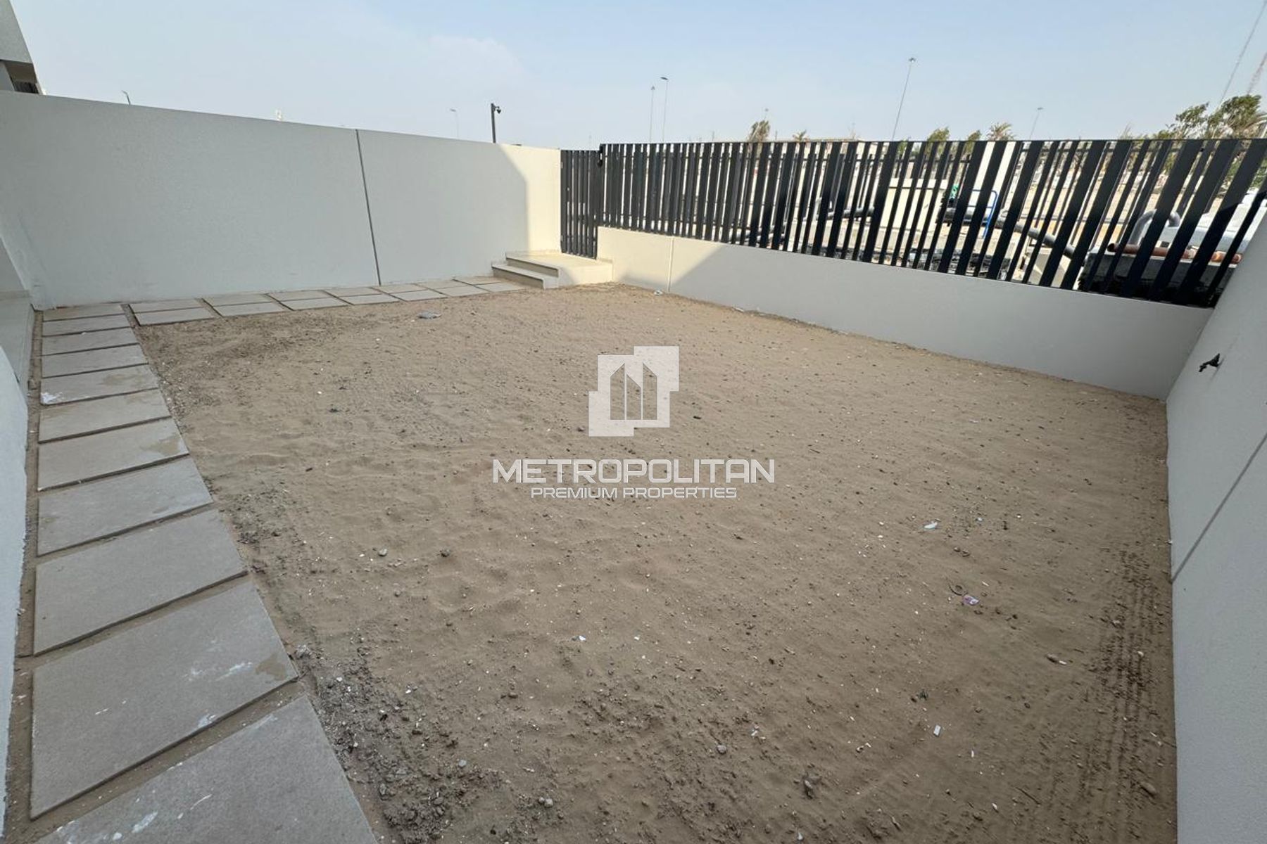 Prime Deal | 4BR Single Row | Huge Plot