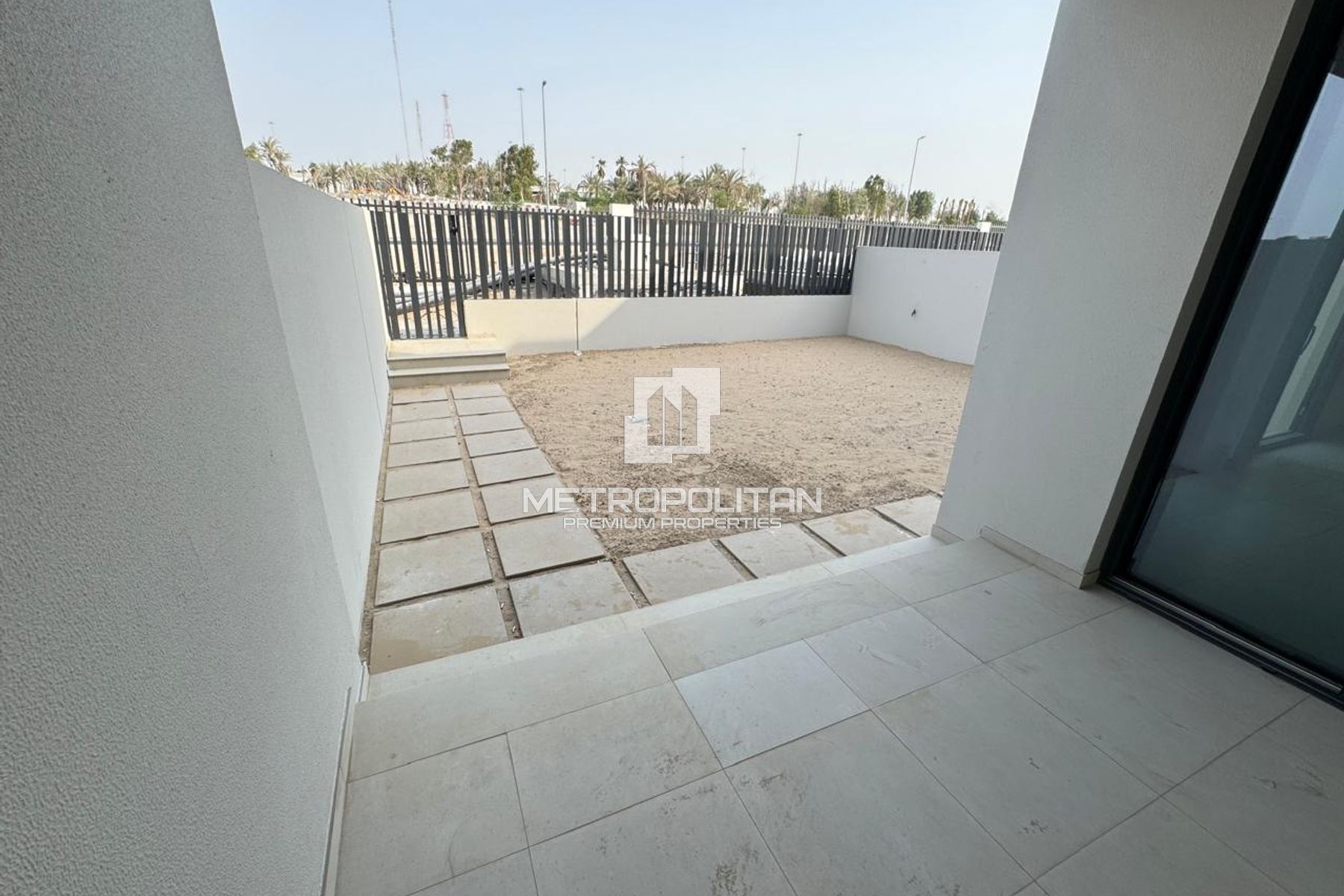 Prime Deal | 4BR Single Row | Huge Plot
