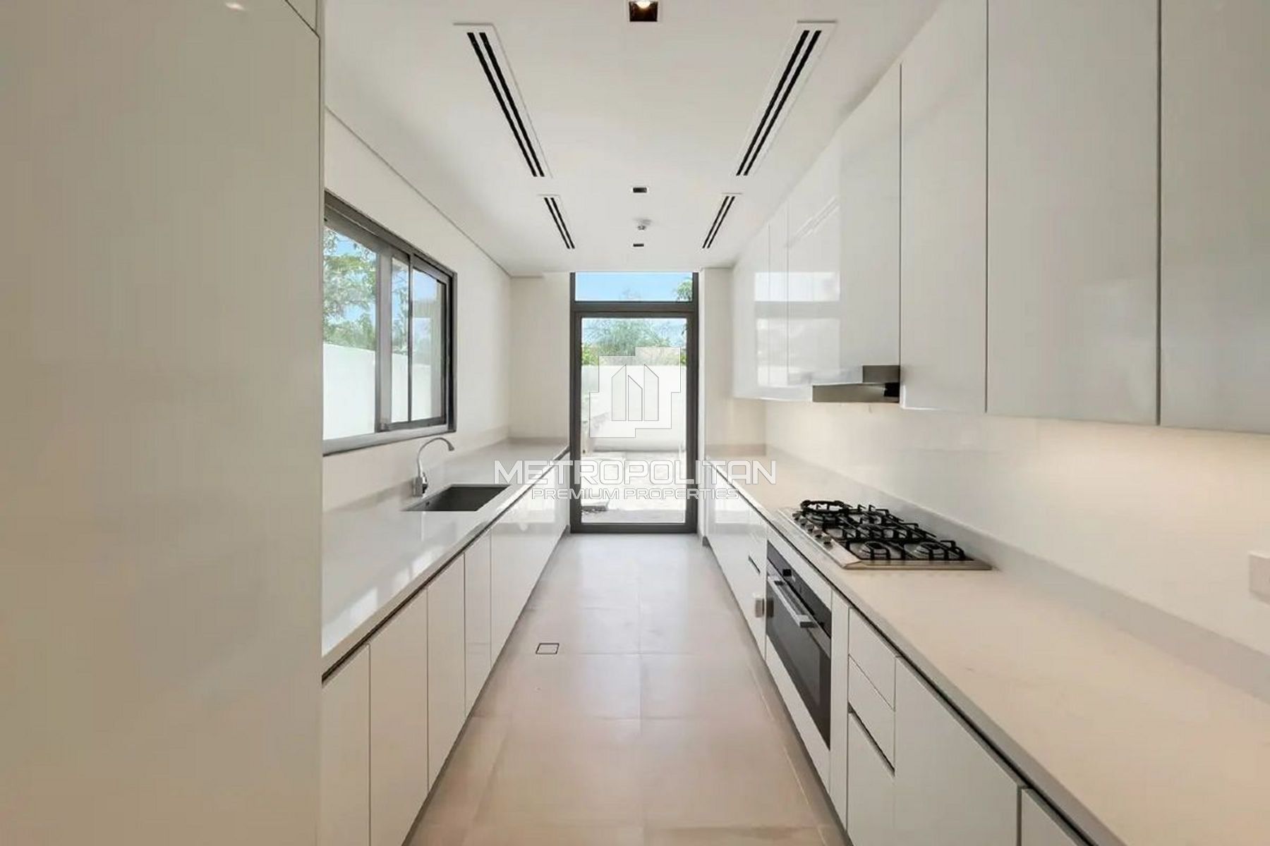 Brand New | 6-Bedroom Villa on the Lagoons