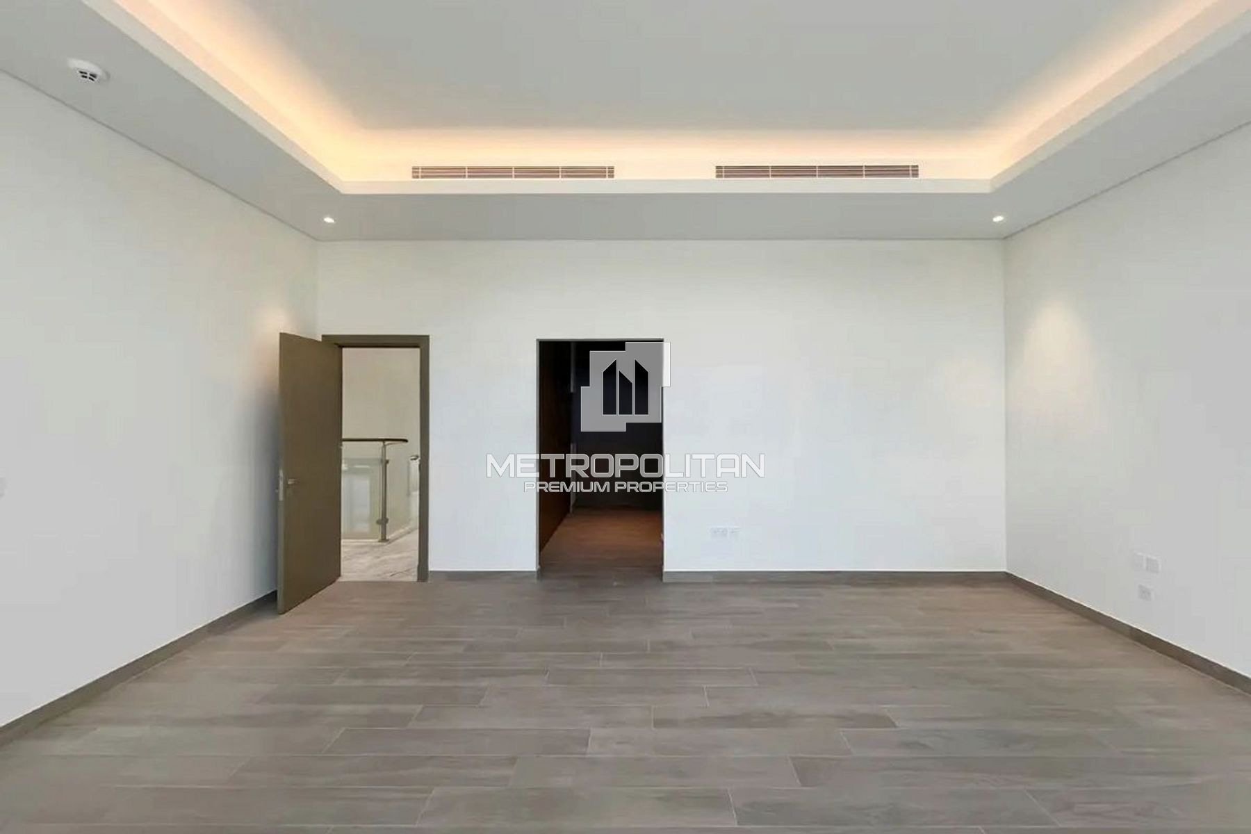 Brand New | 6-Bedroom Villa on the Lagoons