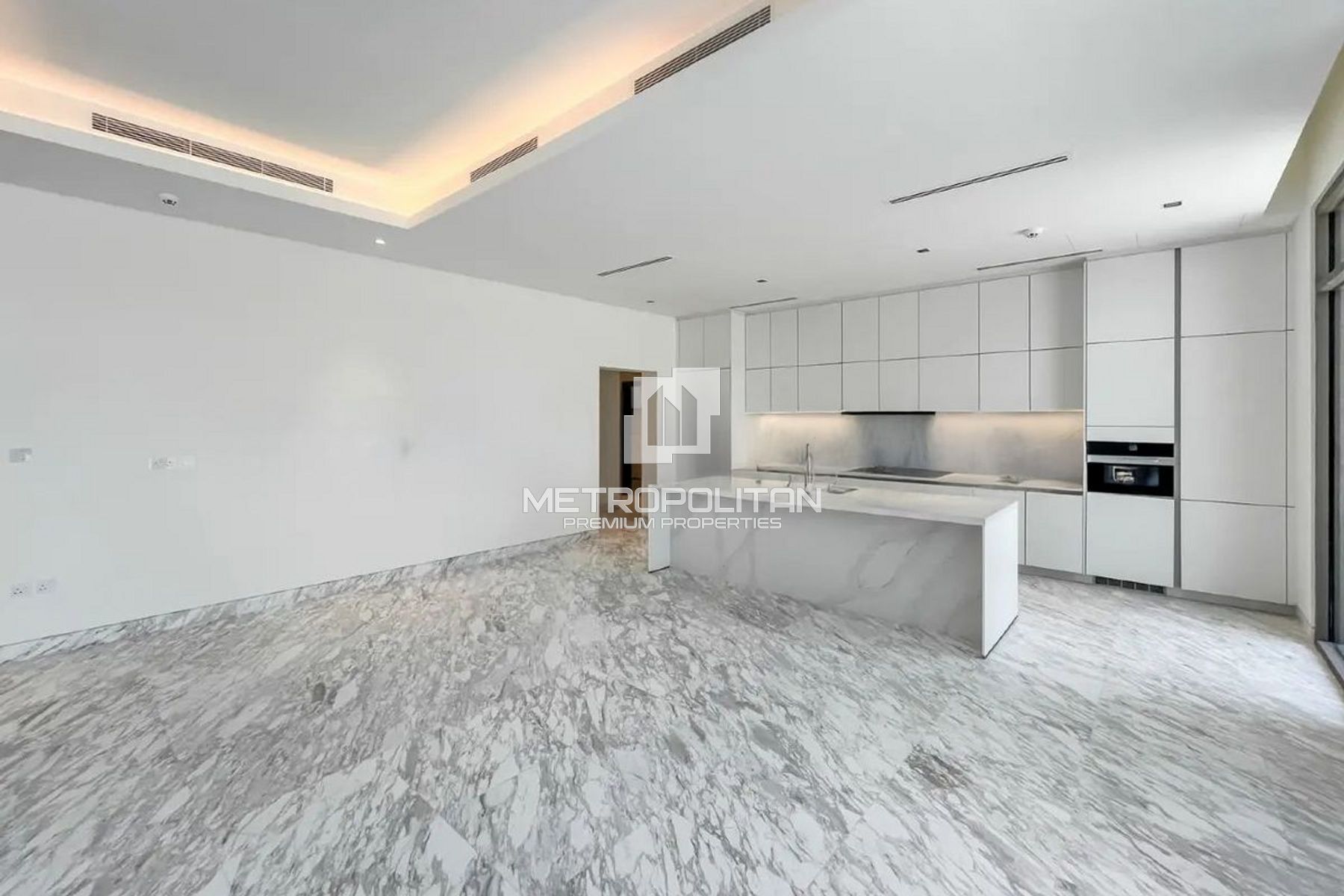 Brand New | 6-Bedroom Villa on the Lagoons