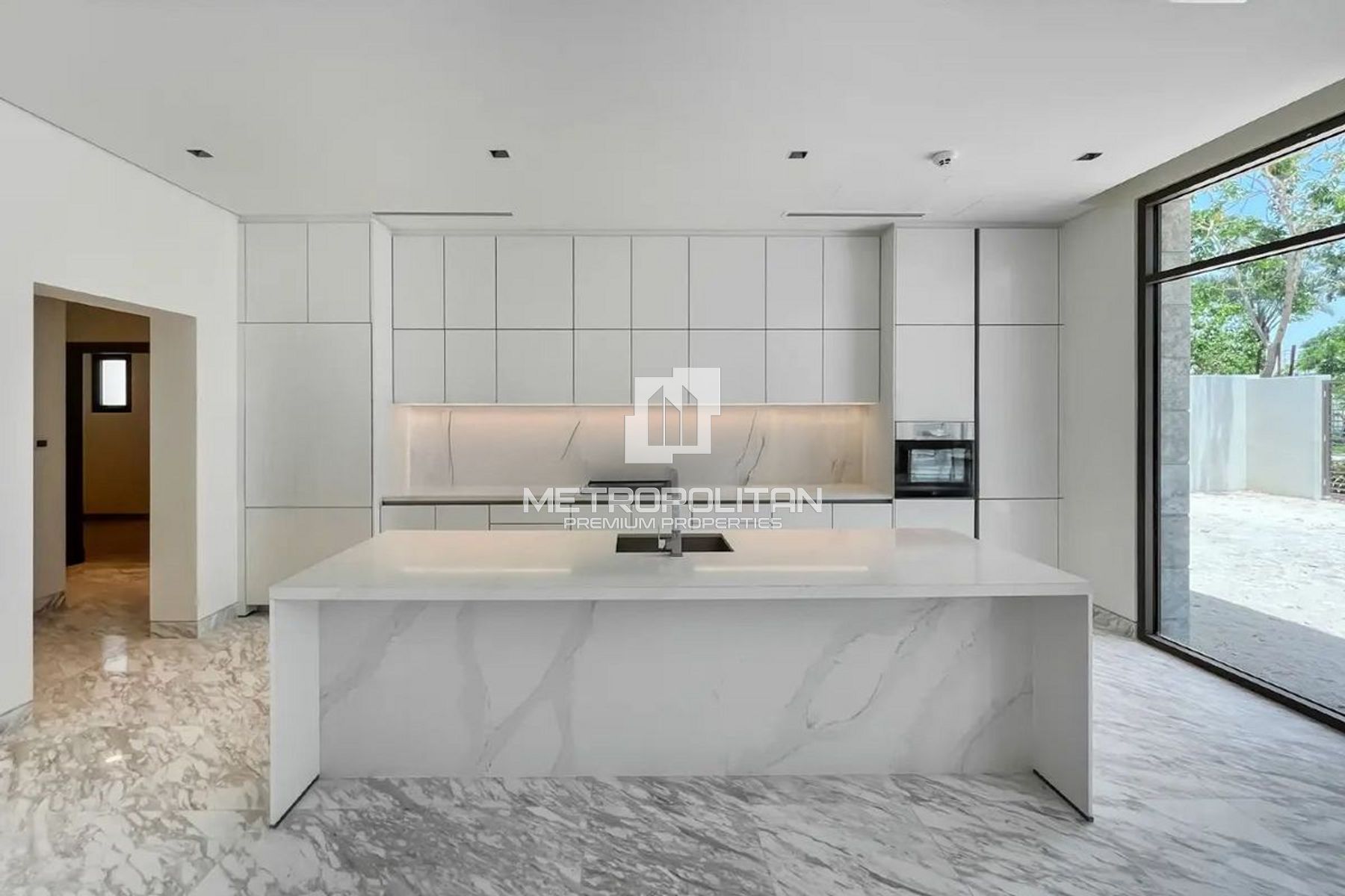 Brand New | 6-Bedroom Villa on the Lagoons