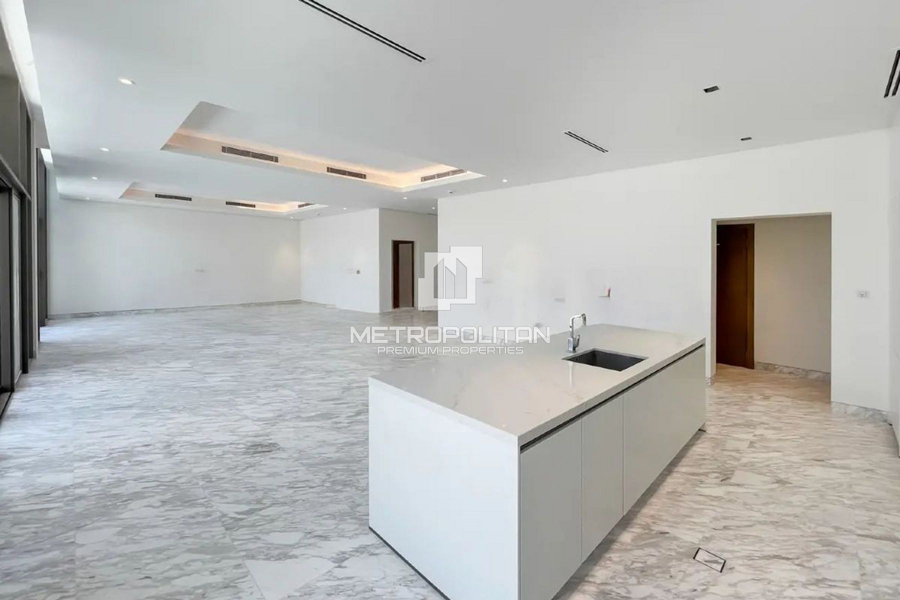 Brand New | 6-Bedroom Villa on the Lagoons