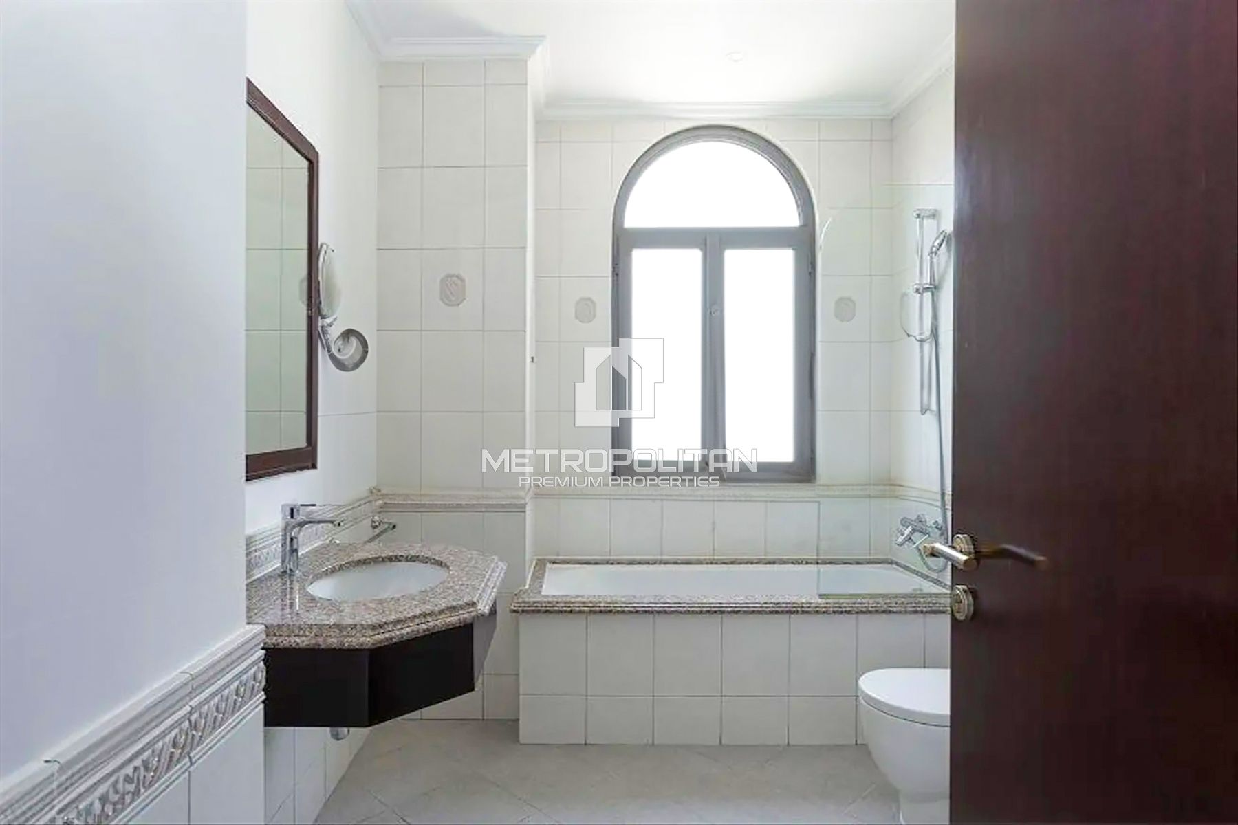 Image - Garden Homes Frond E, Palm Jumeirah, Dubai | Project - Villa