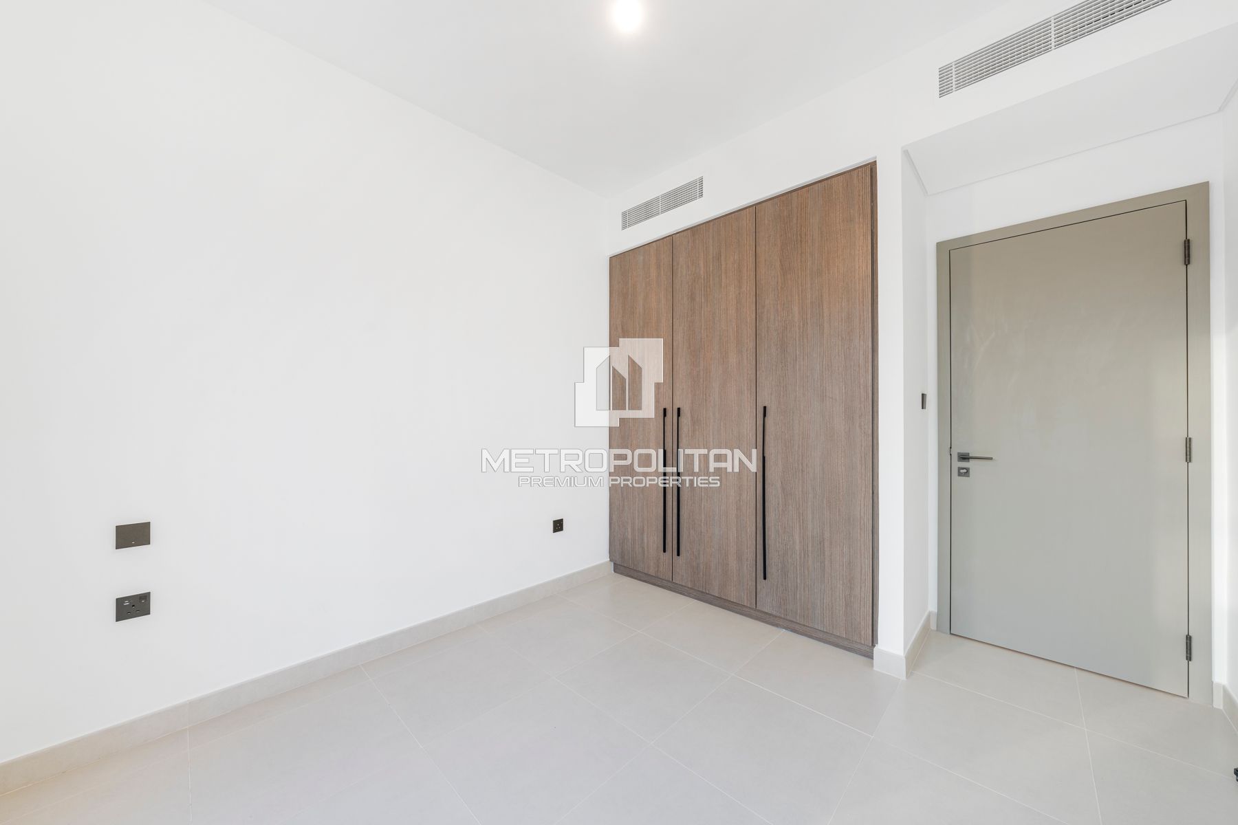 4BR Townhouse for Rent in Tilal Al Ghaf – MPR-7397 photo-3