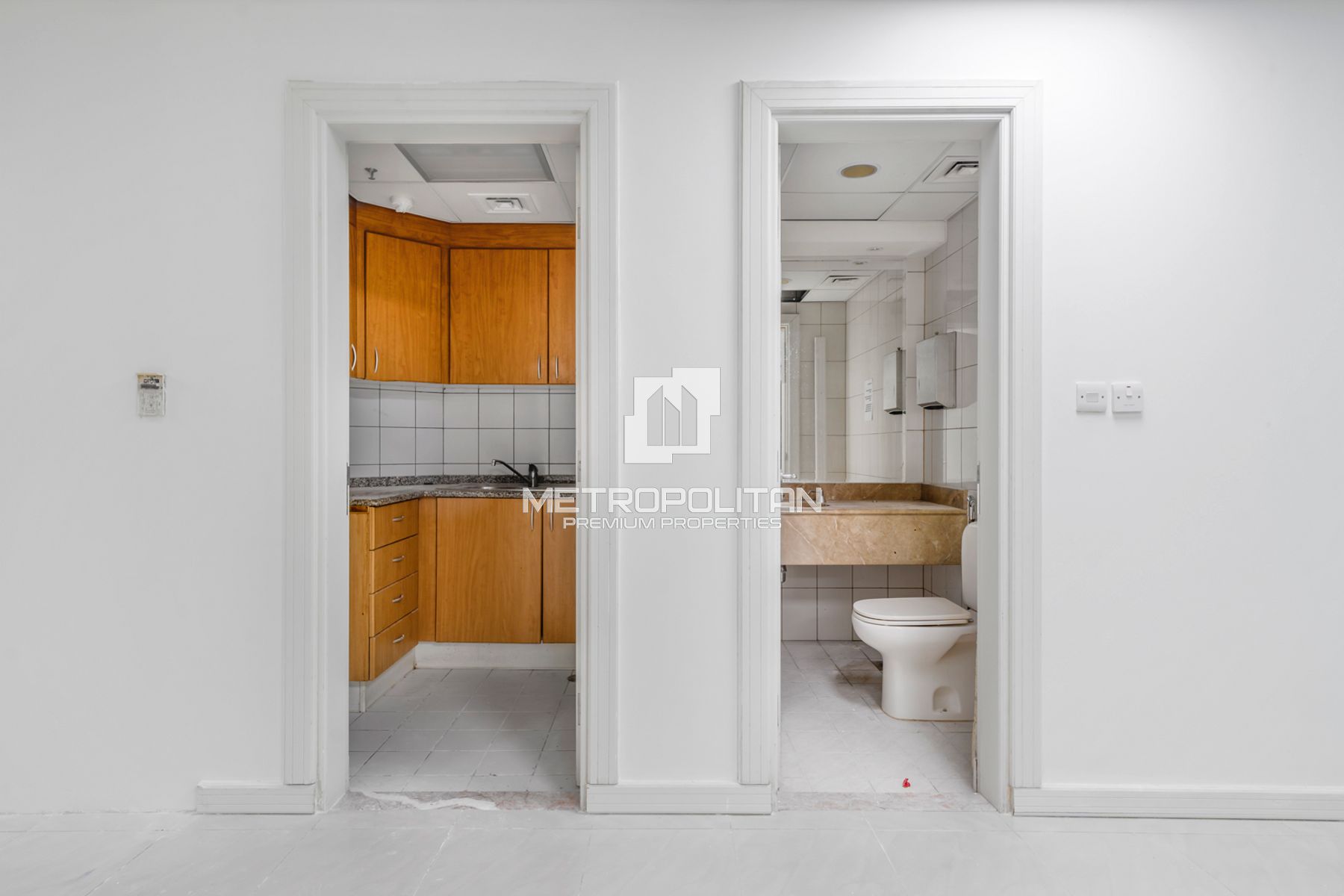 Image - Fairmont Hotel, Sheikh Zayed Road, Дубай | Project - Офис
