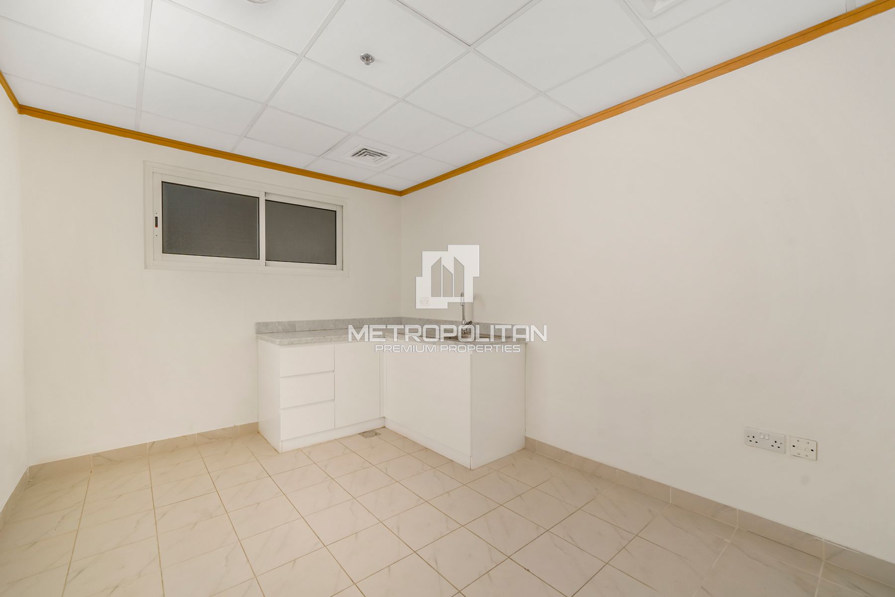 Image - Fairmont Hotel, Sheikh Zayed Road, Dubai | Project - Office