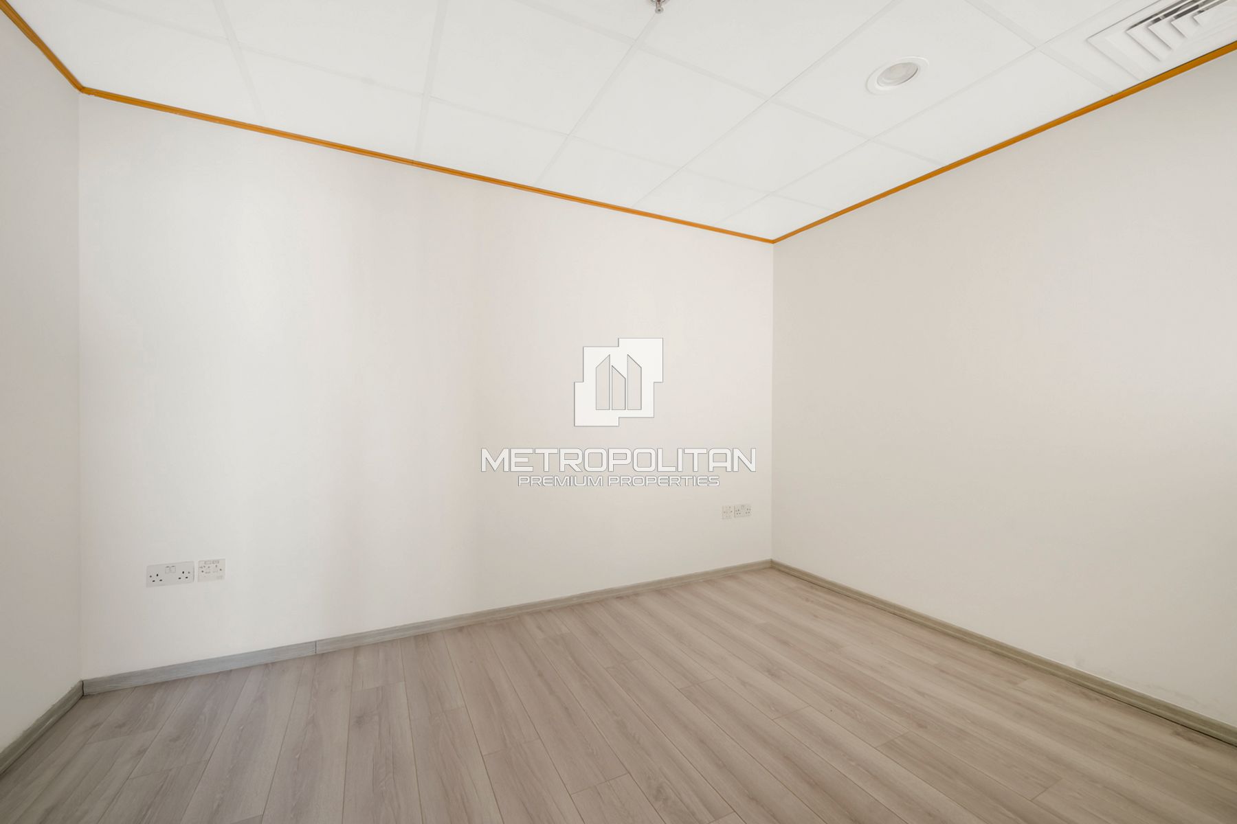 Image - Fairmont Hotel, Sheikh Zayed Road, Dubai | Project - Office
