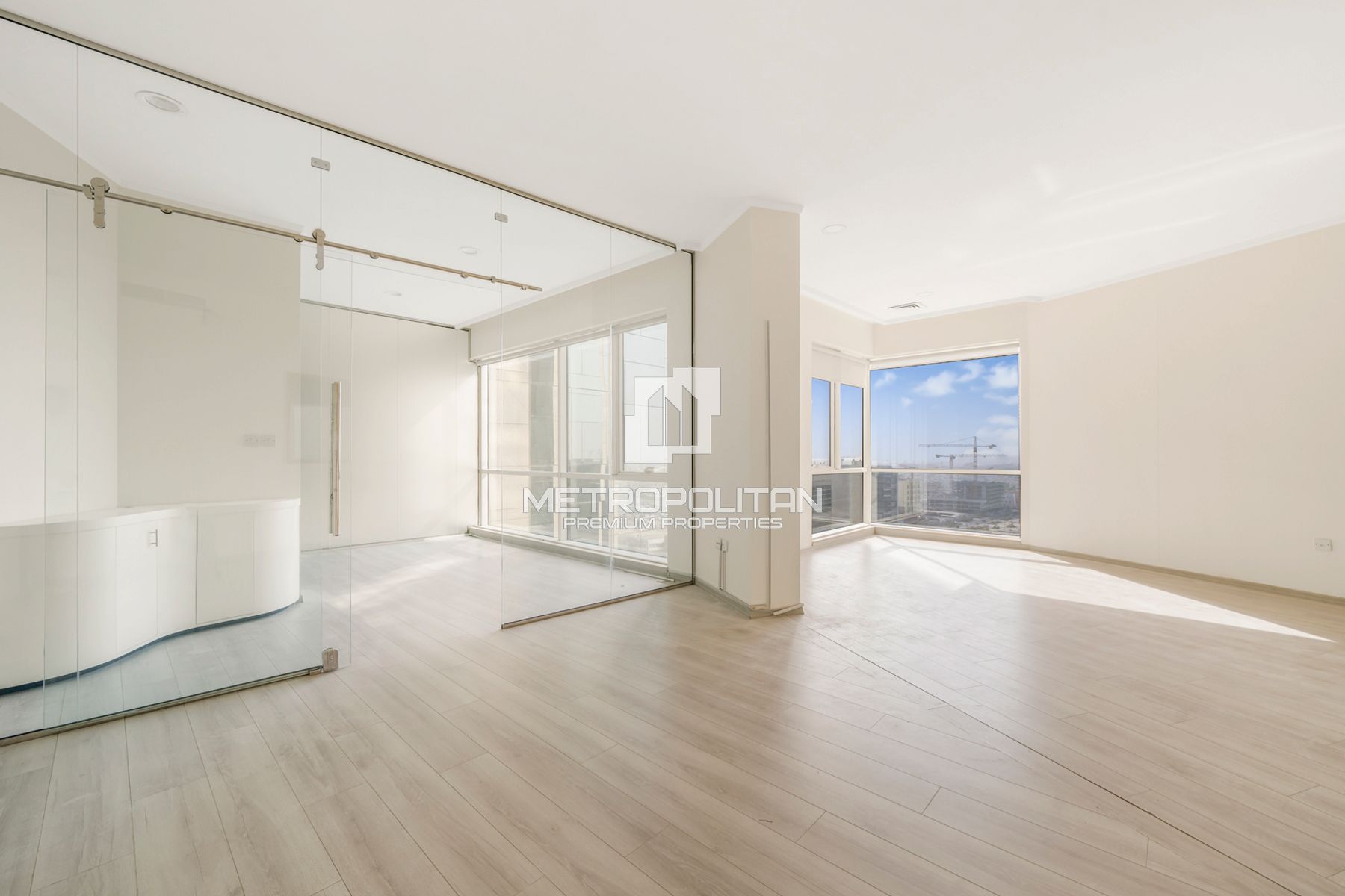 Image - Fairmont Hotel, Sheikh Zayed Road, Dubai | Project - Office