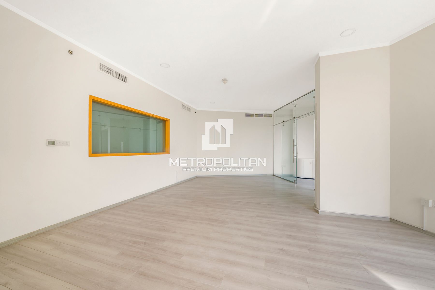 Image - Fairmont Hotel, Sheikh Zayed Road, Dubai | Project - Office