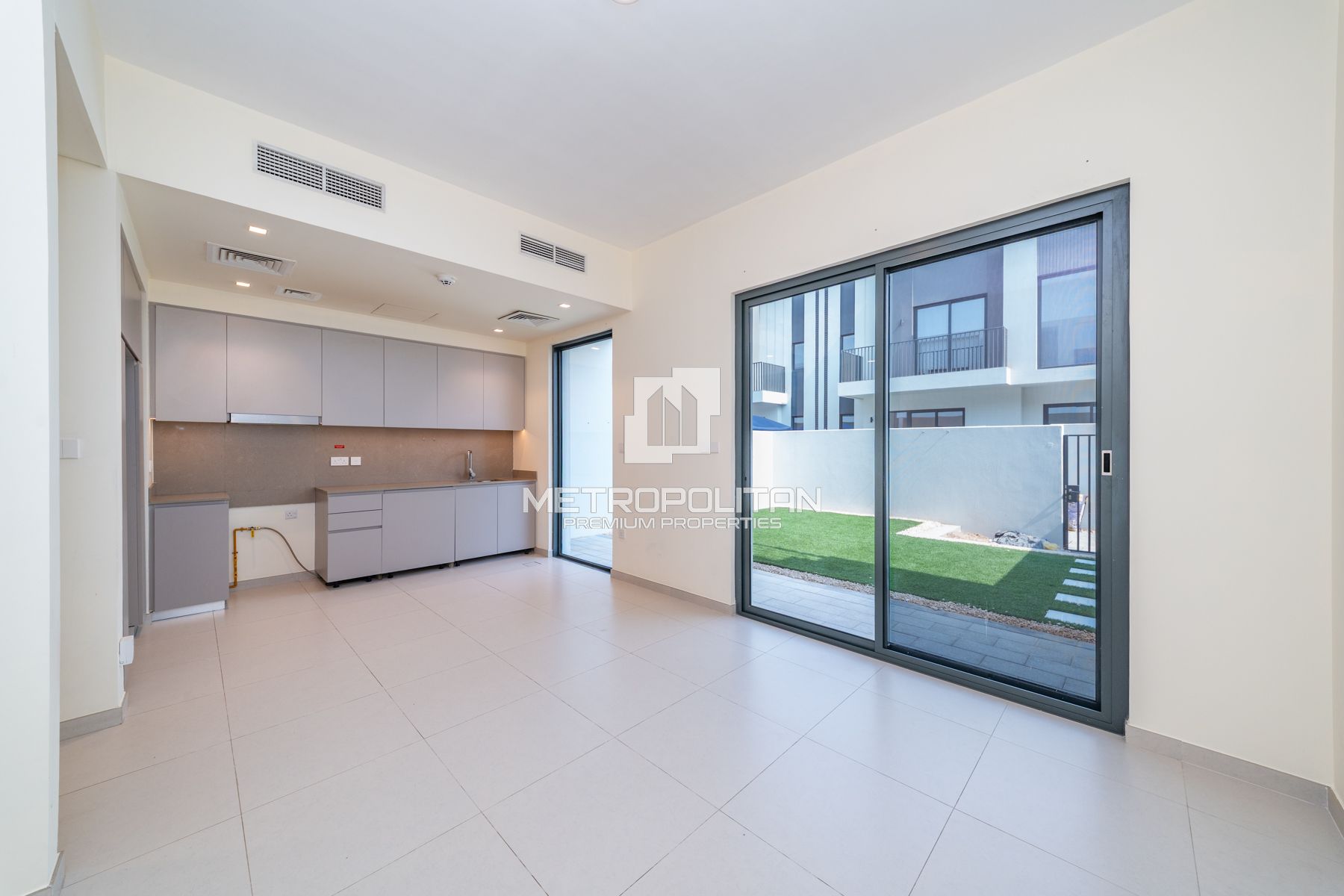 3-комнатная вилла в аренду в Dubai South (Dubai World Central) – MPR-7846 photo-0