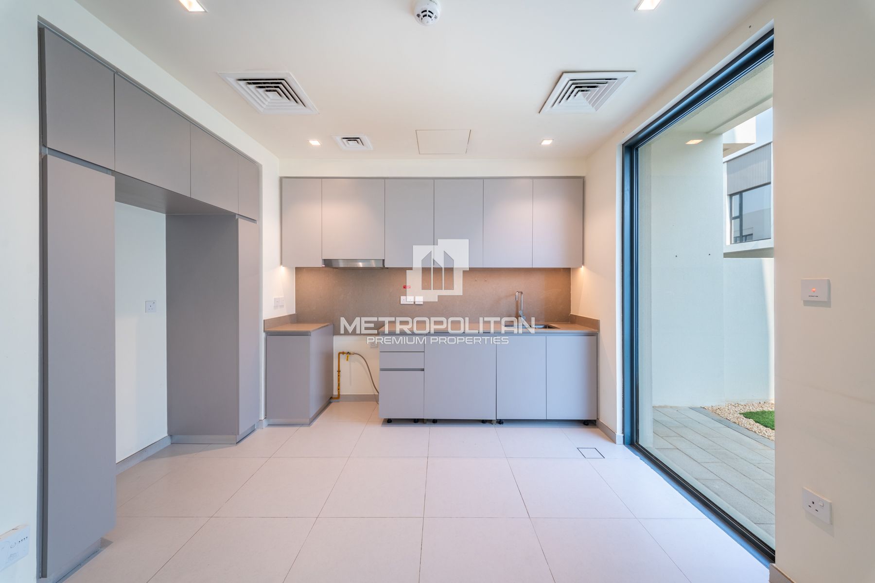 3-комнатная вилла в аренду в Dubai South (Dubai World Central) – MPR-7846 photo-4