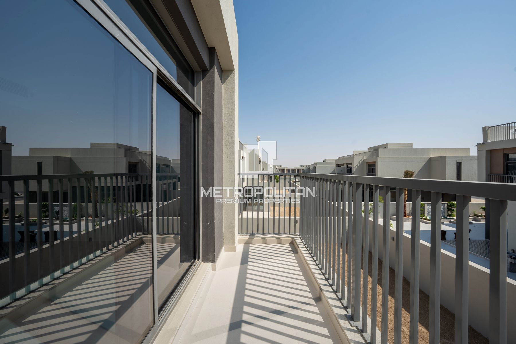 Spacious Layout | Modern | Great Community photo-11