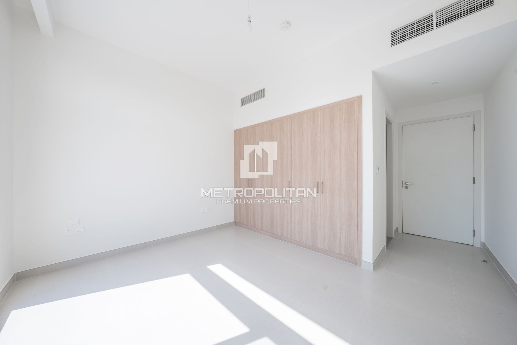 Spacious Layout | Modern | Great Community photo-13