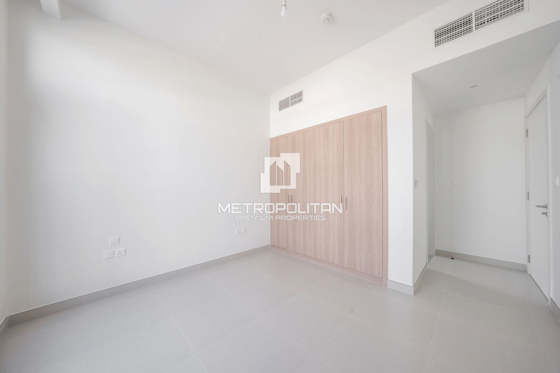 Spacious Layout | Modern | Great Community photo-16