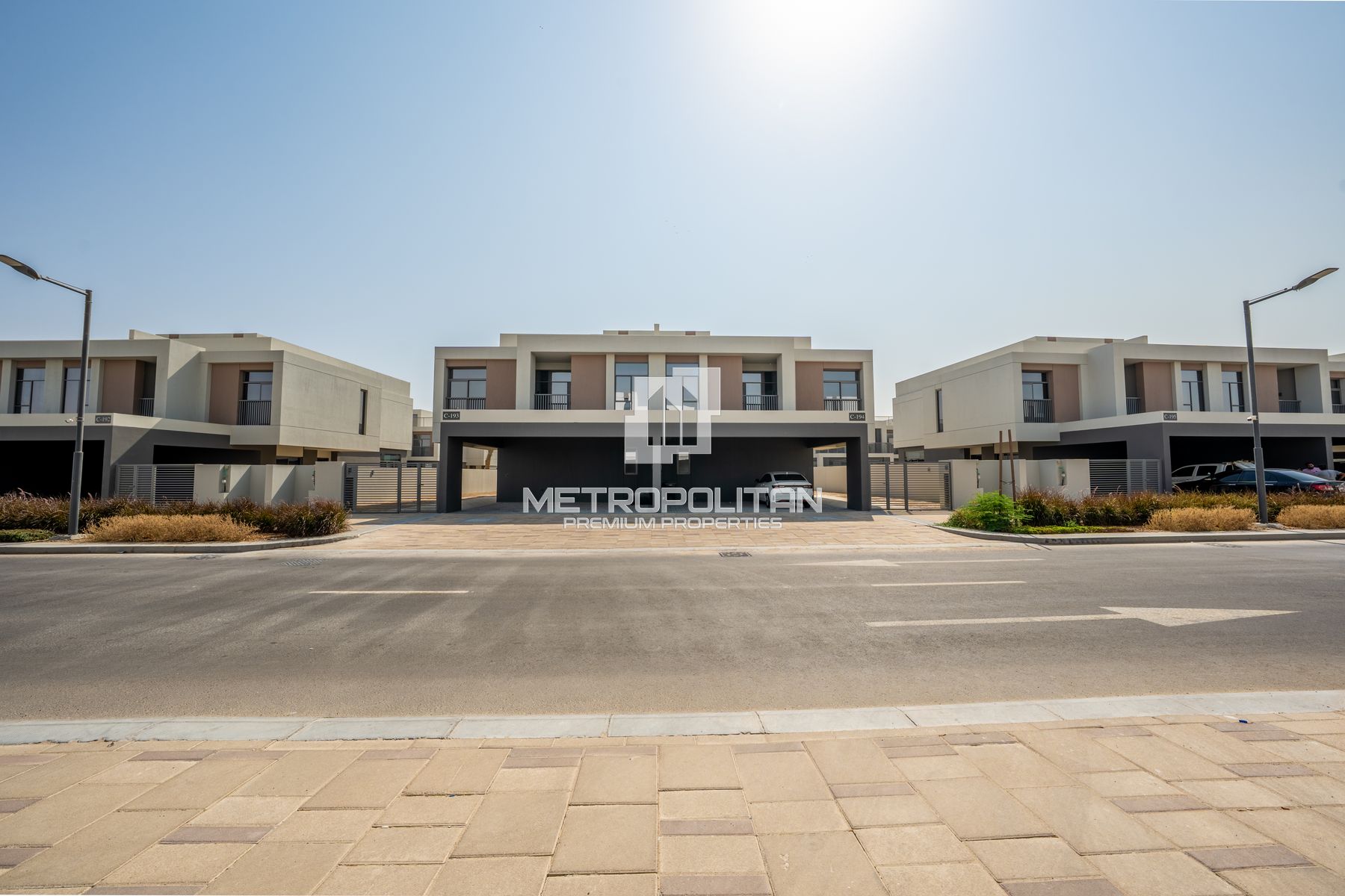 Spacious Layout | Modern | Great Community photo-2