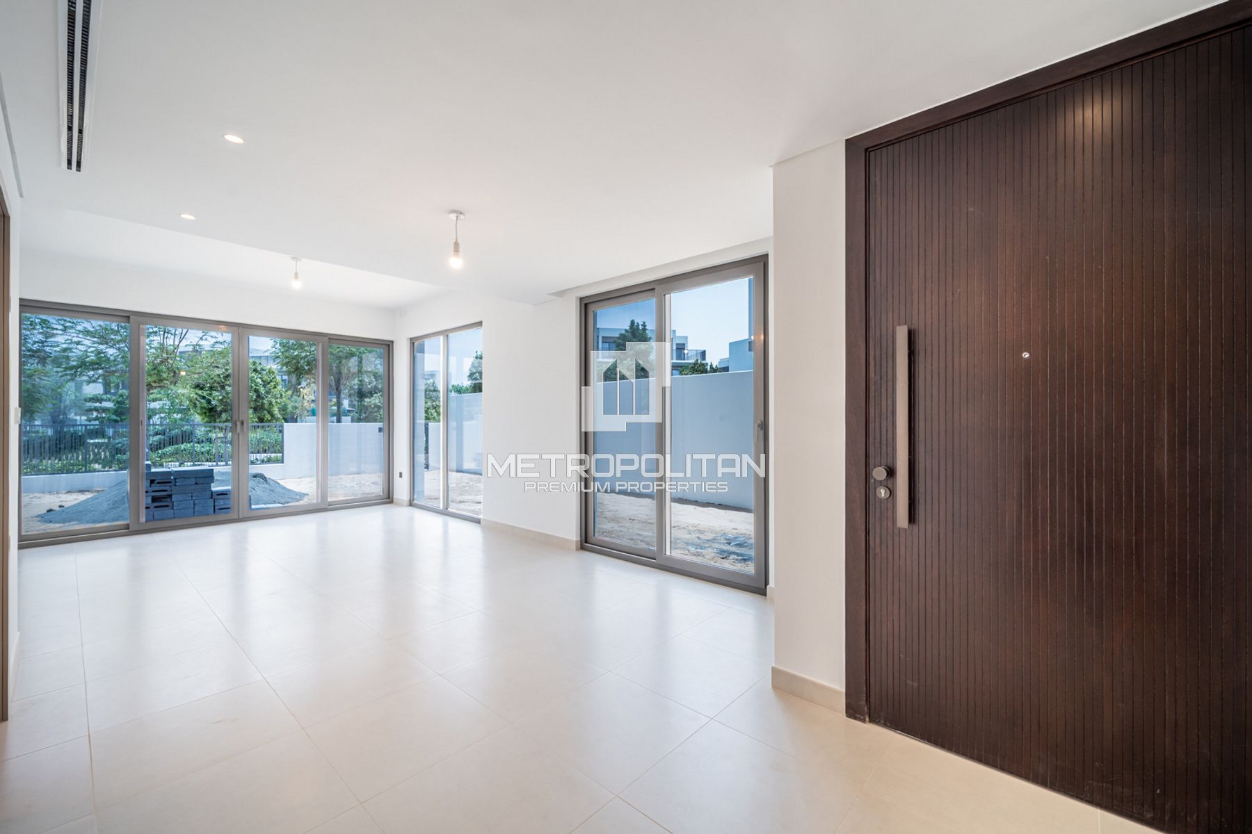 Direct Garden View | Fountain | Prime Location