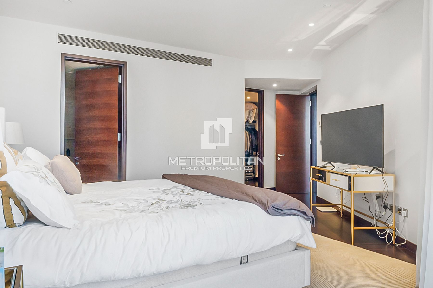 Image - Burj Khalifa Zone 2B, Downtown Dubai, Дубай | Project - Апартаменты