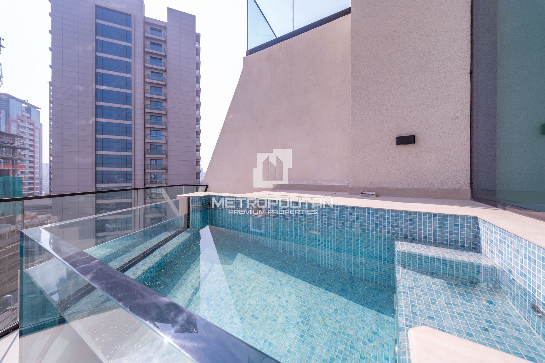 Elegant 1 Bedroom | Private Pool | Park View photo-3