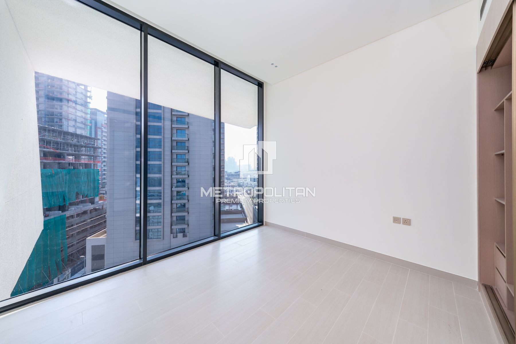 Elegant 1 Bedroom | Private Pool | Park View photo-12