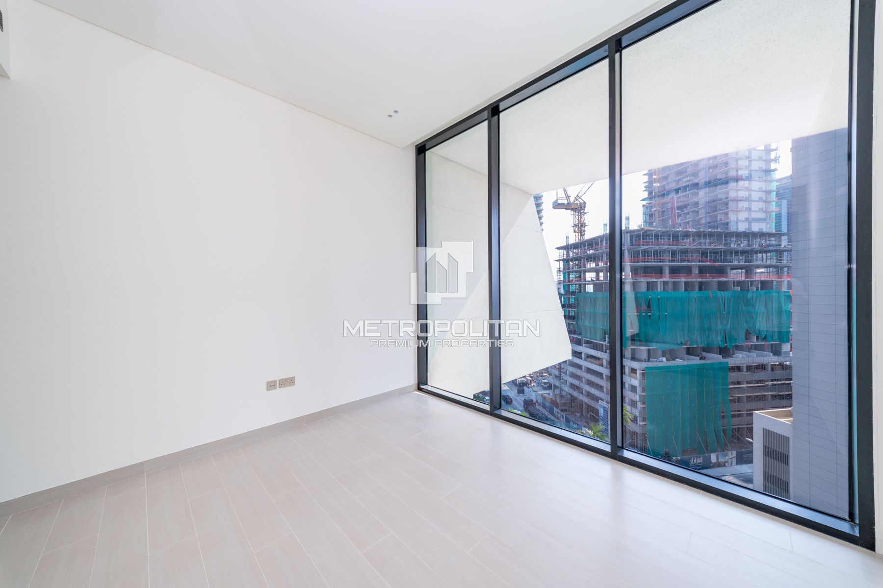 Elegant 1 Bedroom | Private Pool | Park View photo-13