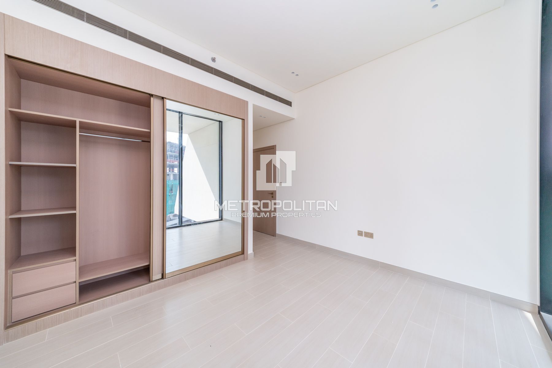 Elegant 1 Bedroom | Private Pool | Park View photo-14