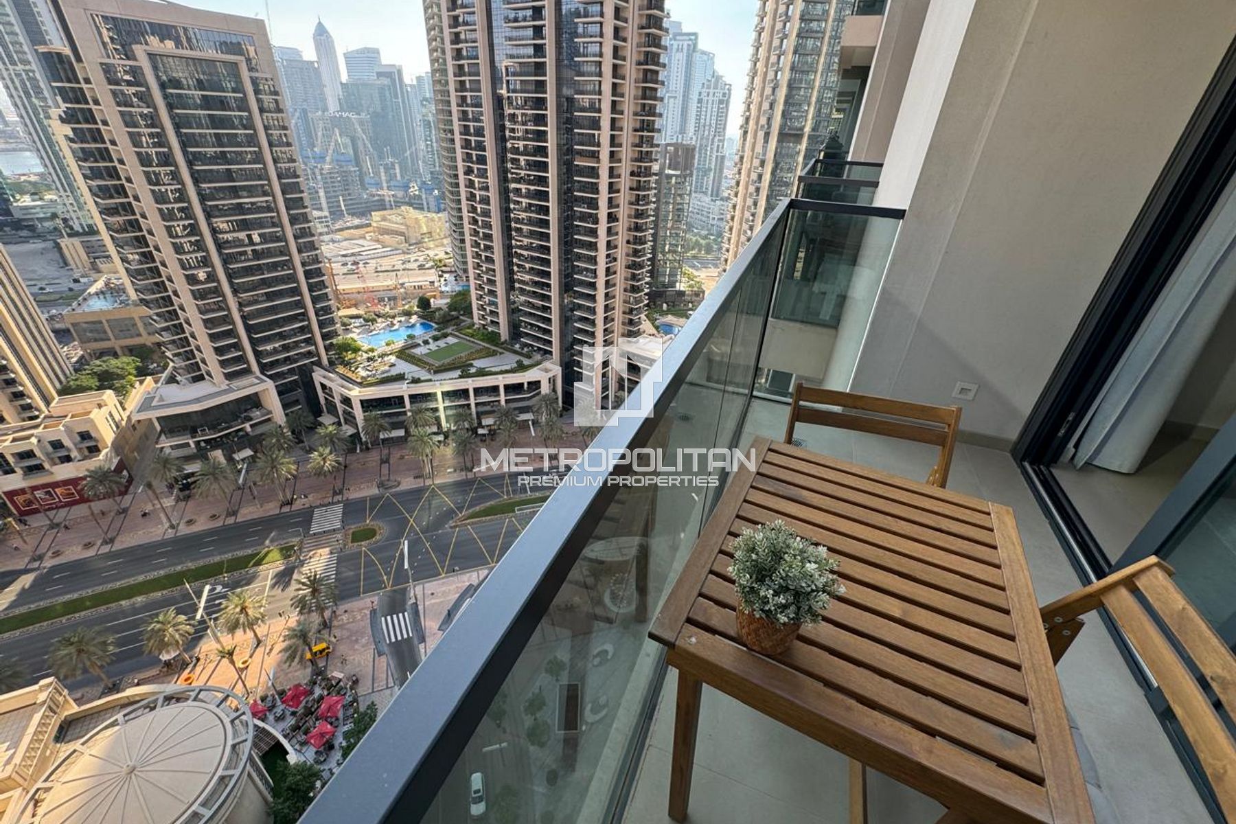 Fully Furnished 1BR High Floor BLVD View photo-4