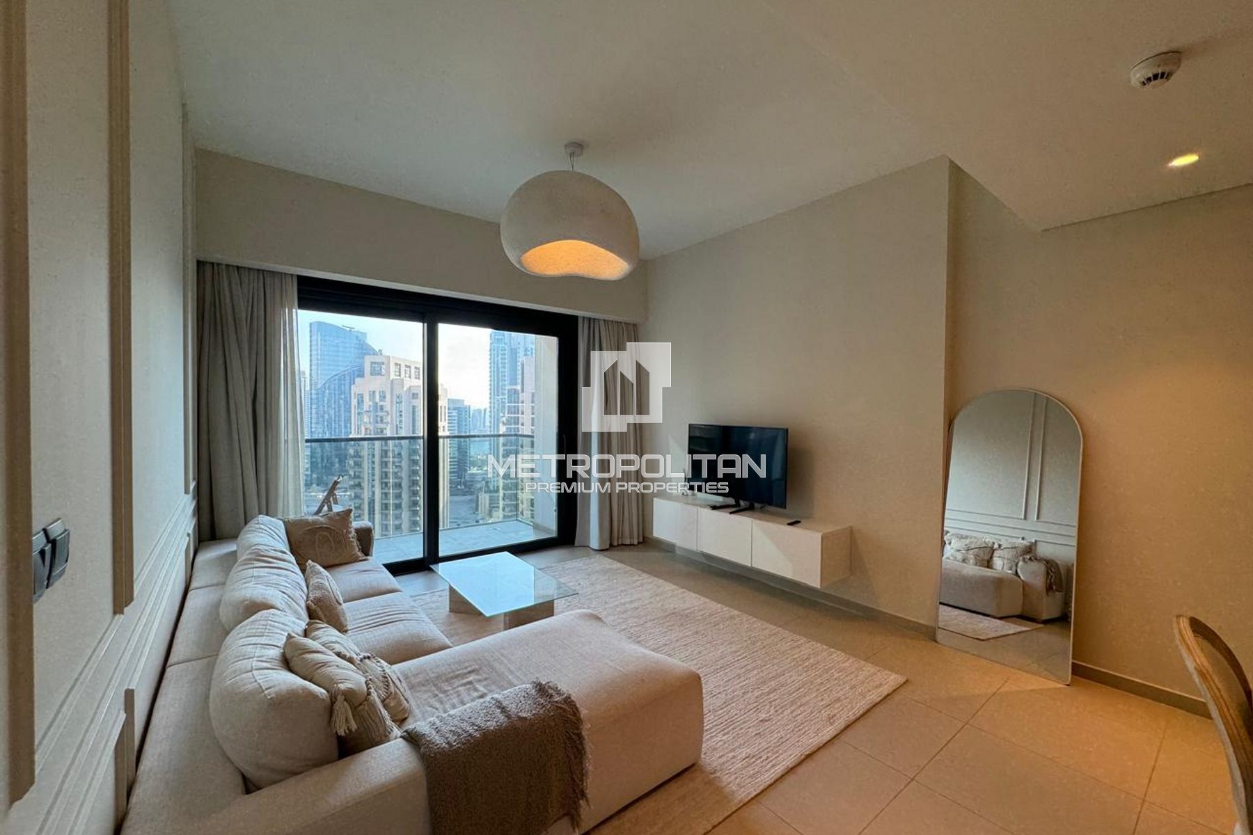 Fully Furnished 1BR High Floor BLVD View photo-12