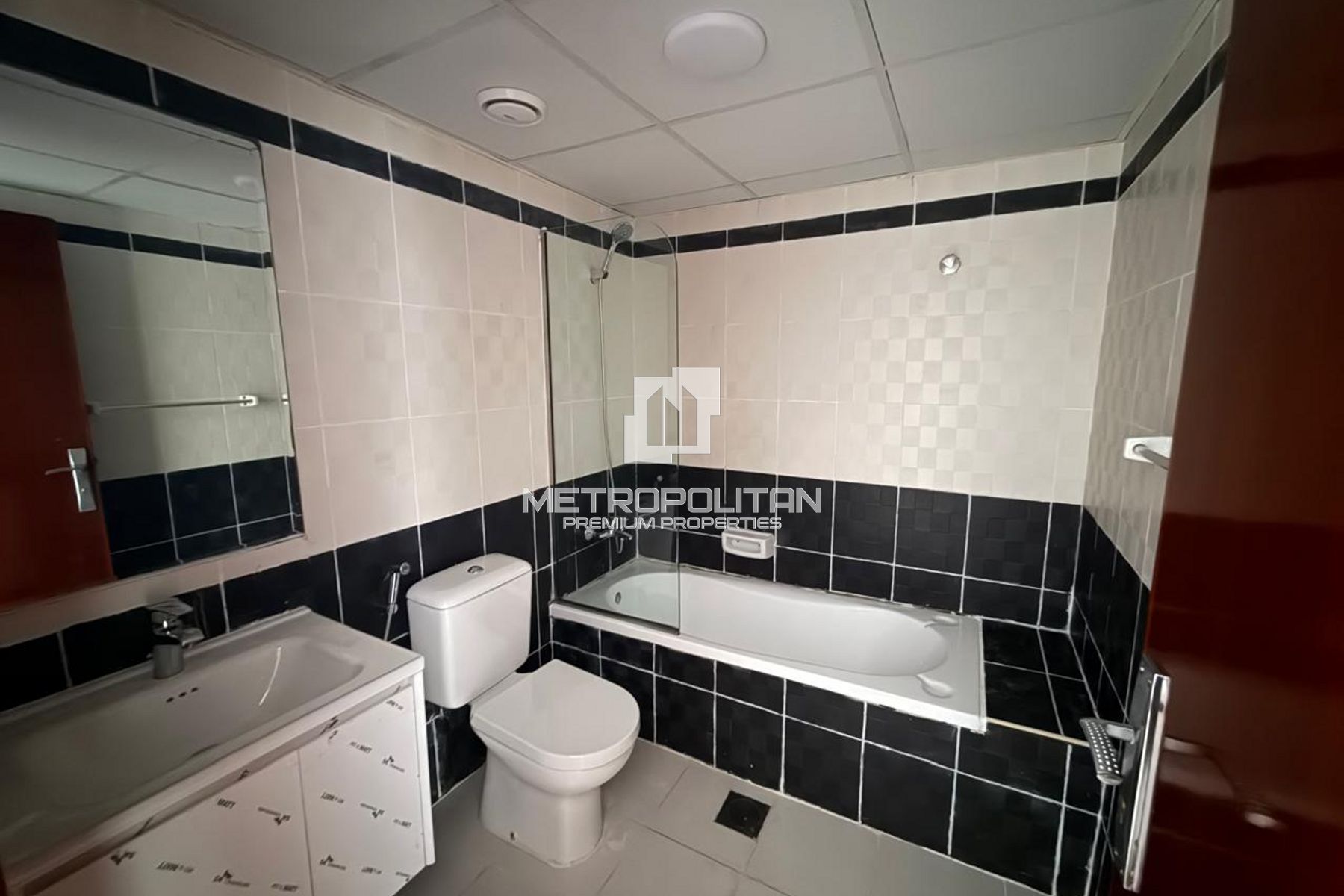 شقة 2 غرفة نوم للإيجار في برشا هايتس (تيكوم) – MPR-8197 photo-3