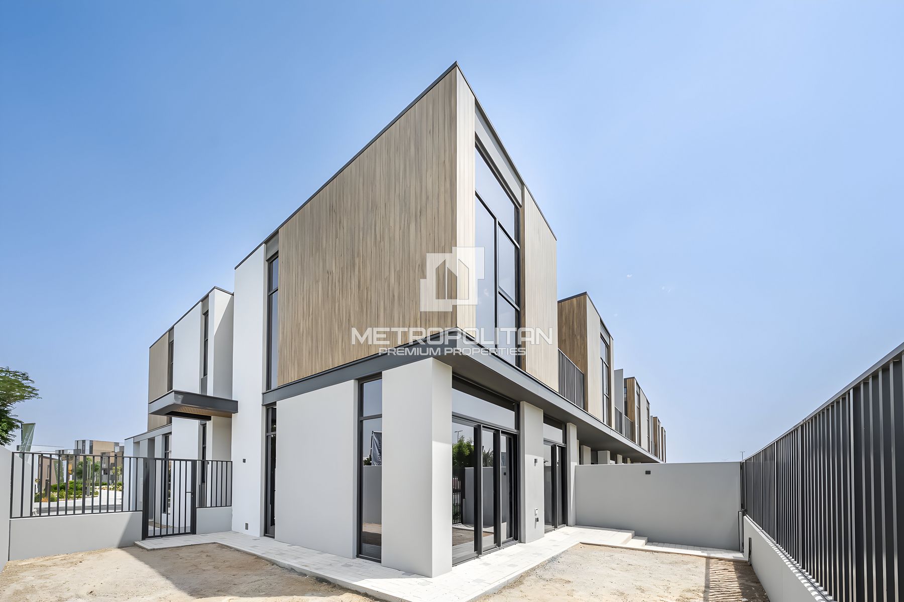 4-комнатный таунхаус в аренду в Mudon – MPR-8205