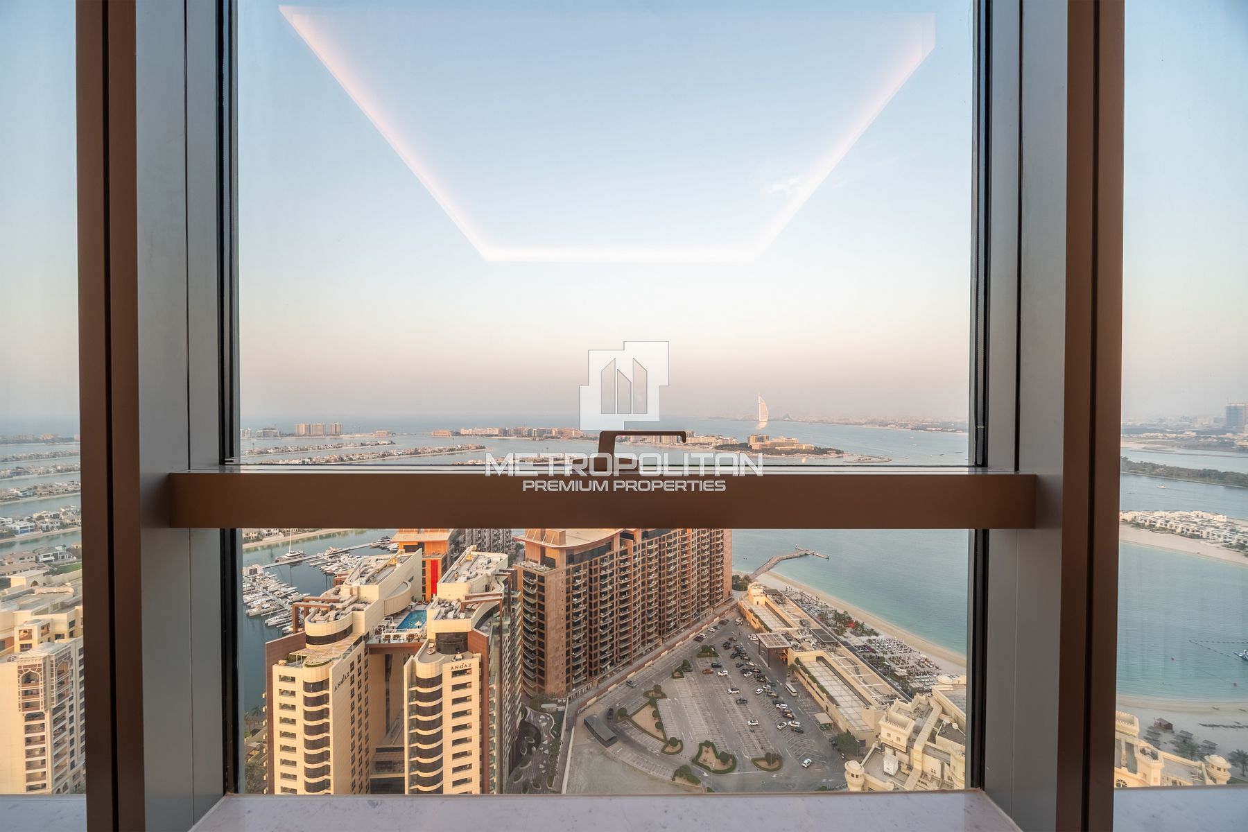 Image - The Palm Tower, Palm Jumeirah, Дубай | Project - Апартаменты